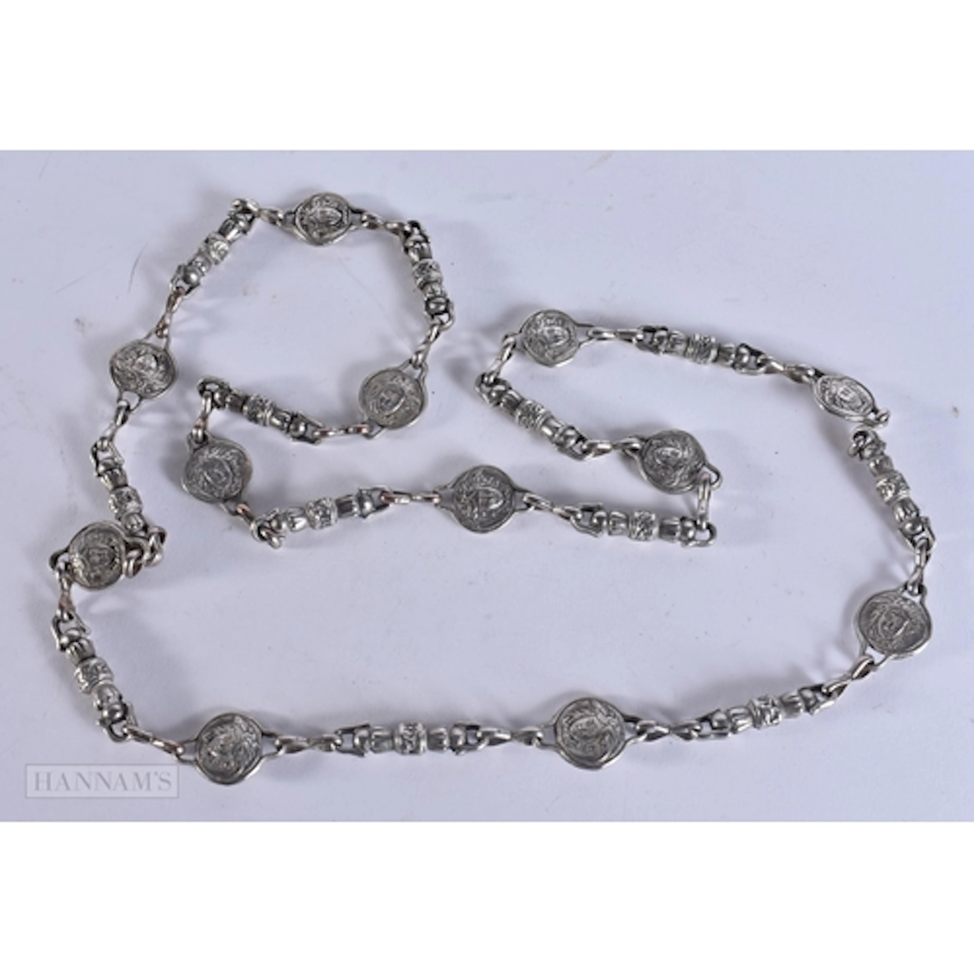 A VERSACE NECKLACE. 137 grams. 92 cm long.