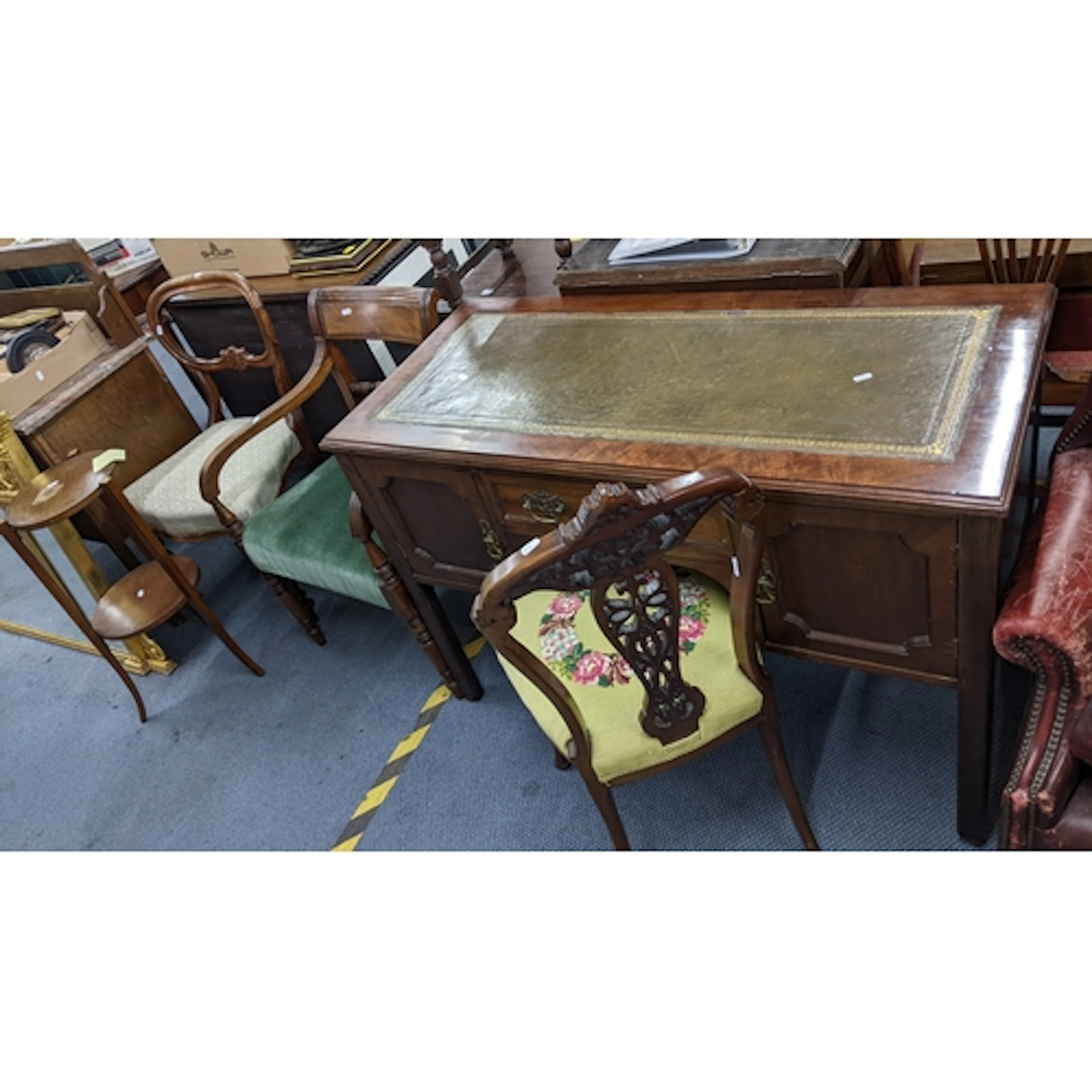 Small Edwardian and Victorian furniture to include an occasi...