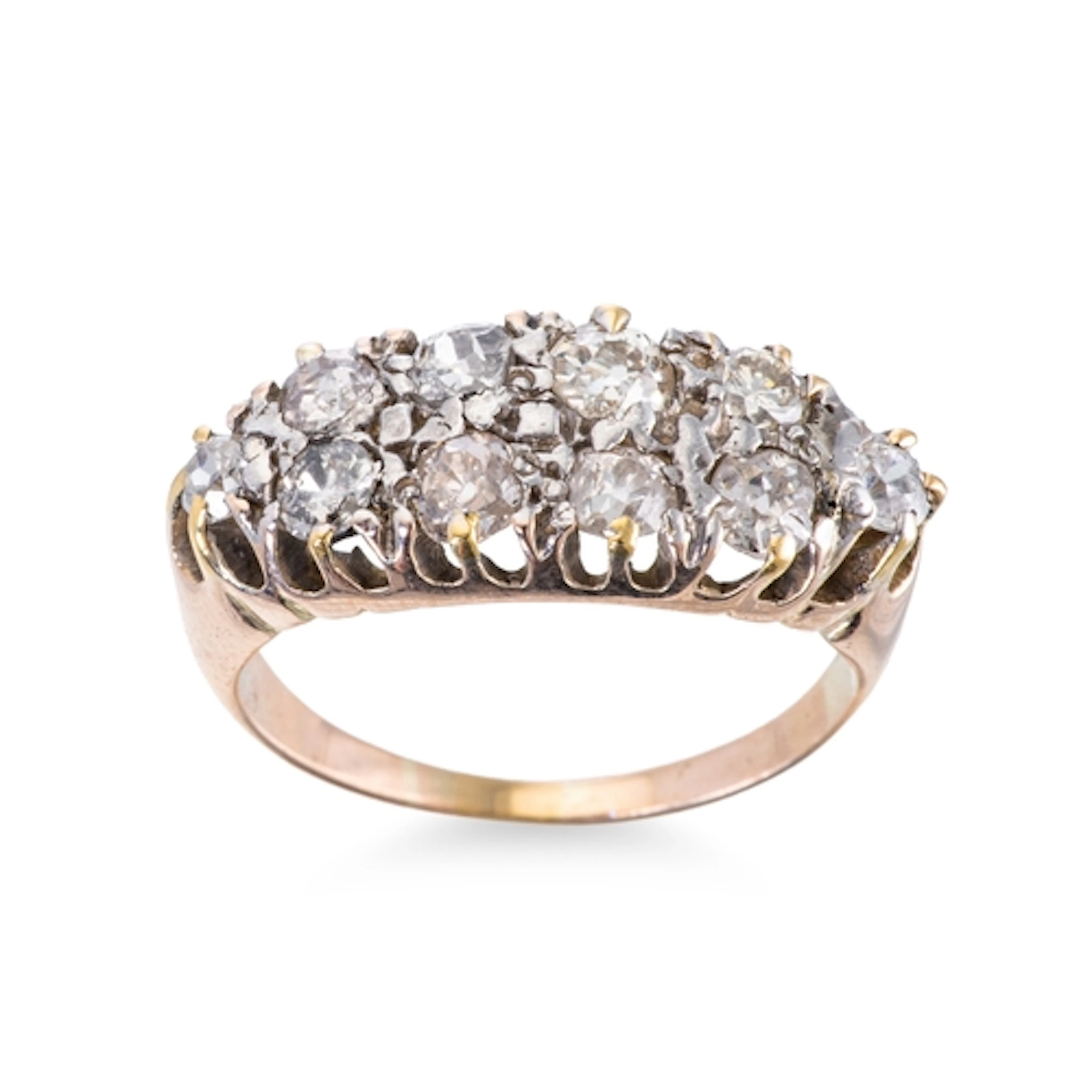AN ANTIQUE DIAMOND CLUSTER RING, the old cut diamonds mounte...