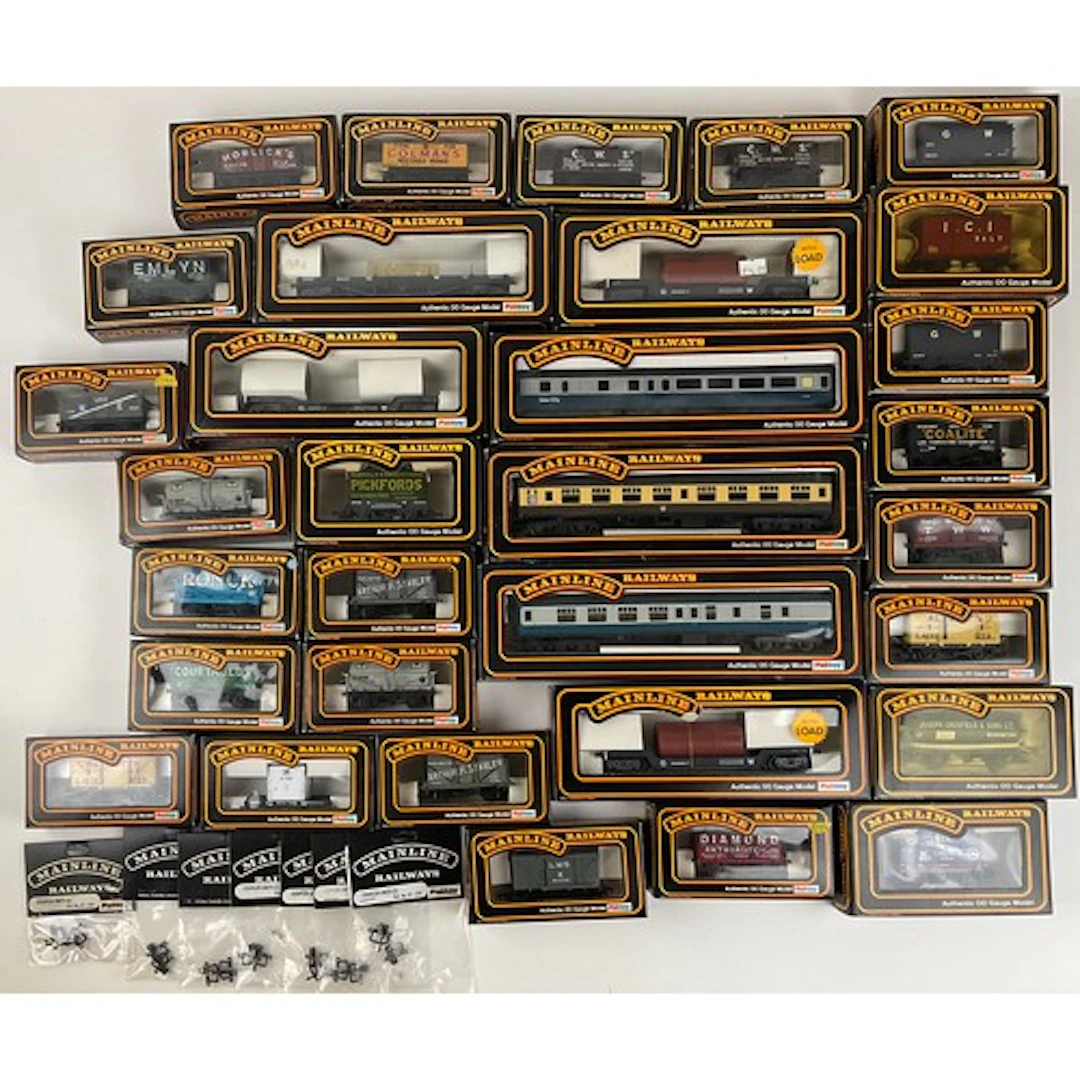 Mainline Railways - A quantity of boxed Palitoy Mainline Rai...
