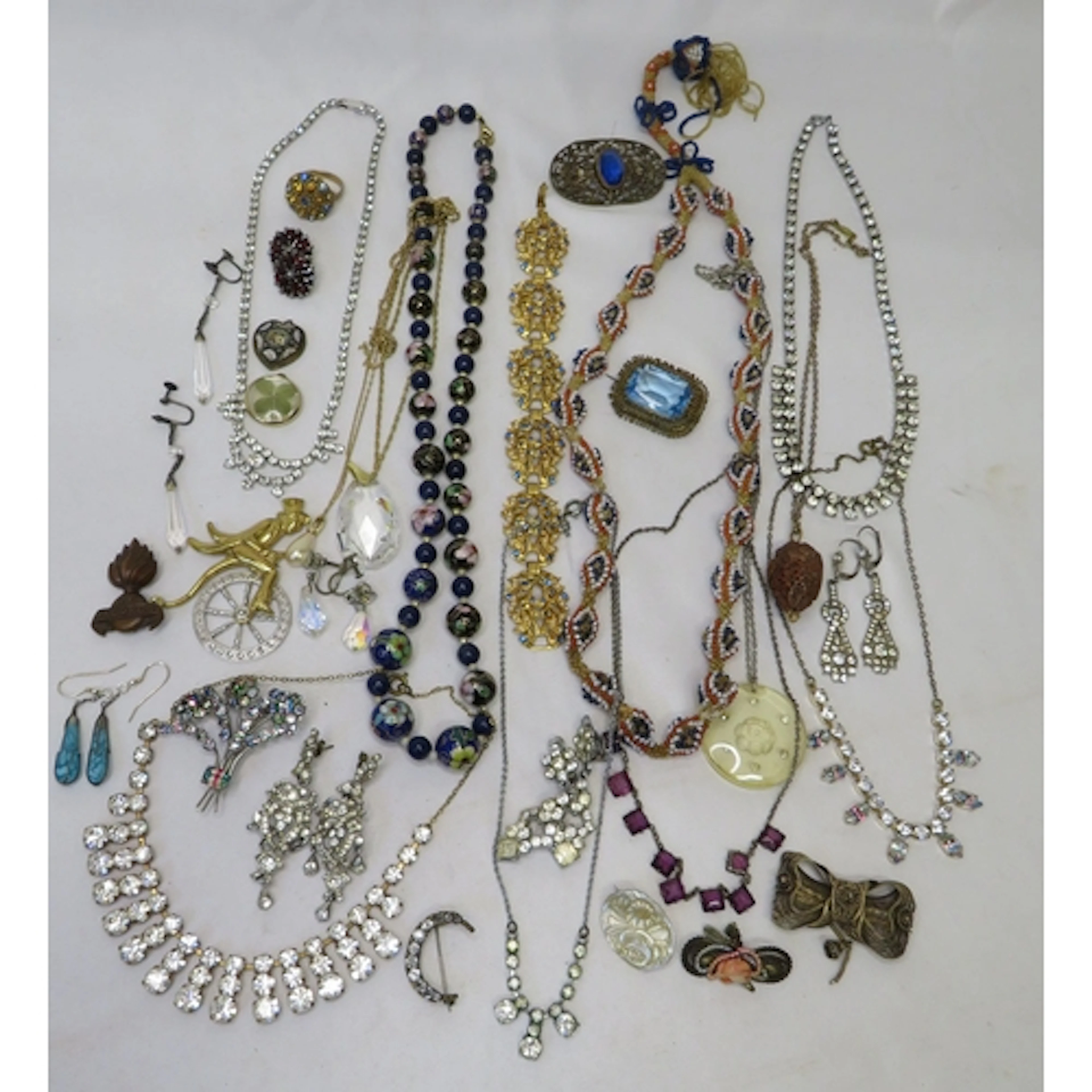 Vintage & Antique Jewellery incl. seed bead necklace, cloiso...