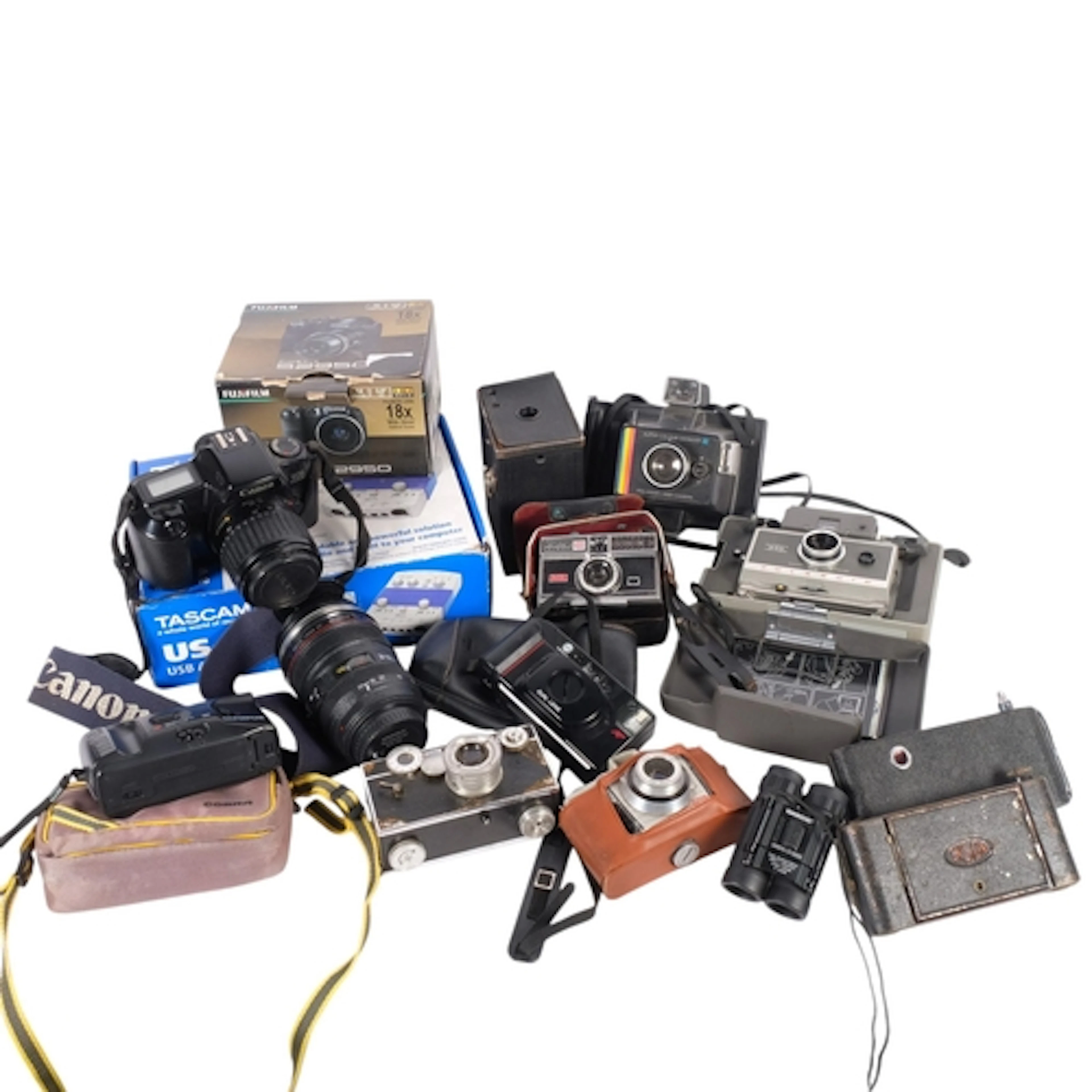 A quantity of mixed Vintage cameras, including a "Bantam" Co...