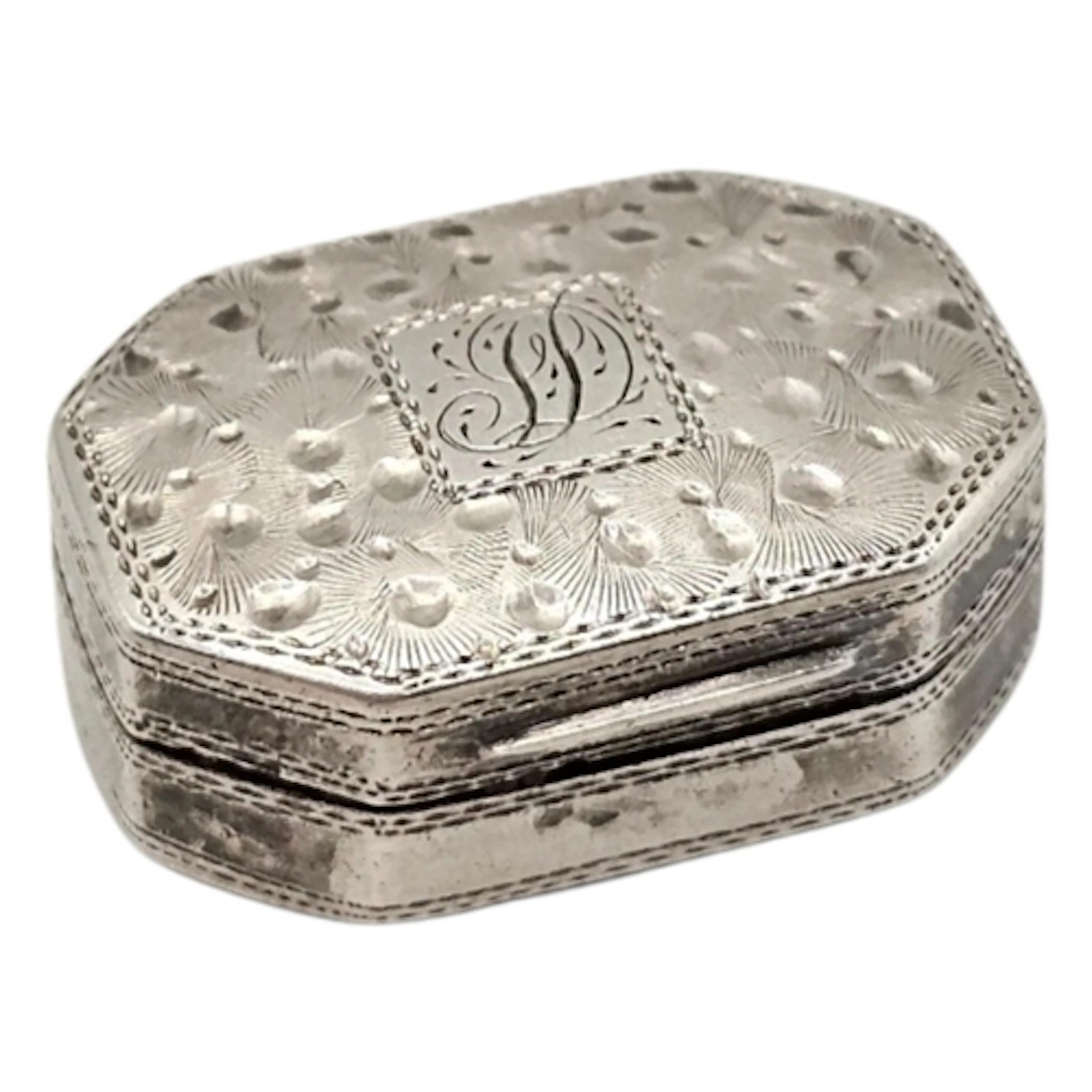 A SMALL GEORGIAN SILVER VINAIGRETTE Having canted corners an...