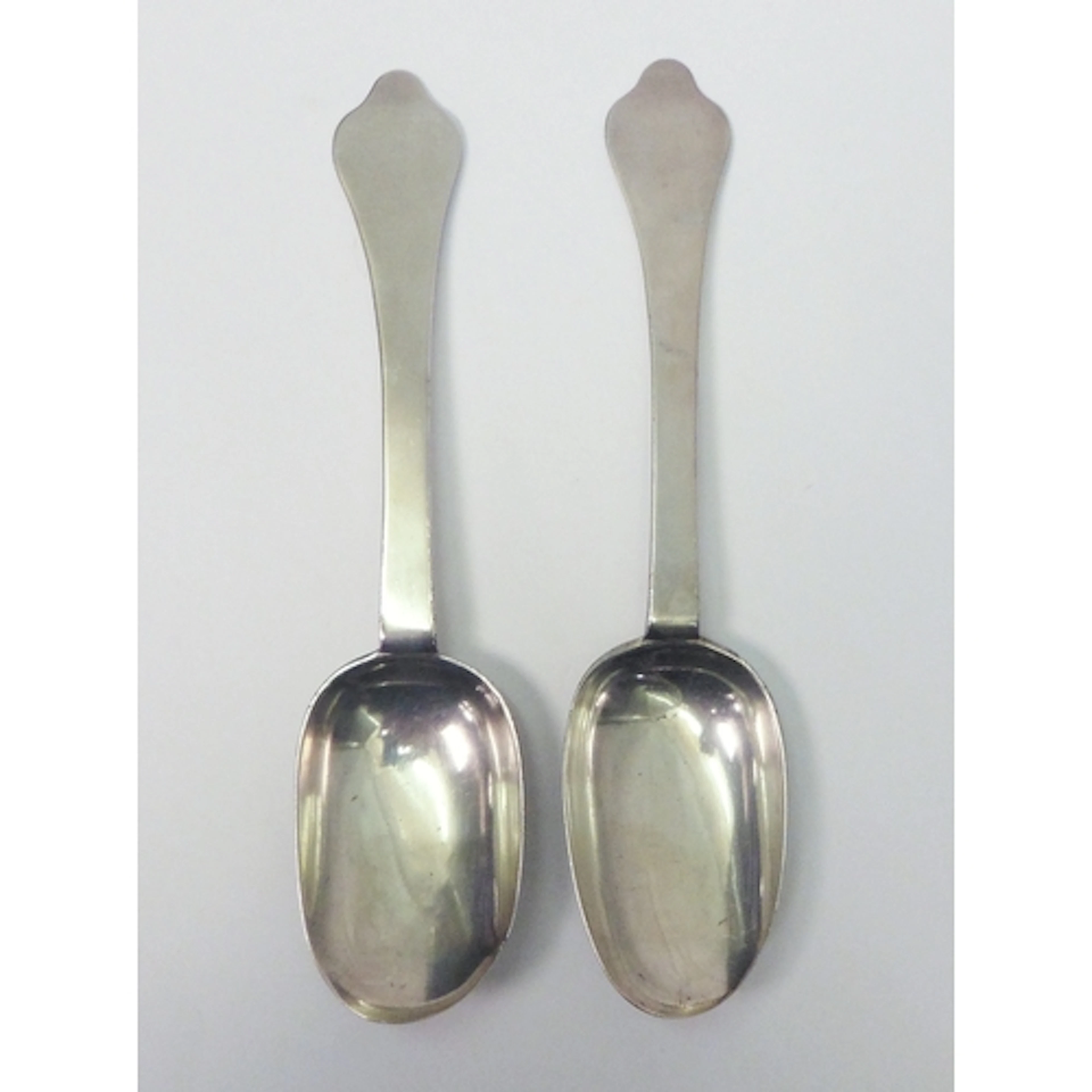 A pair of William III Scottish silver dog nose table spoons,...