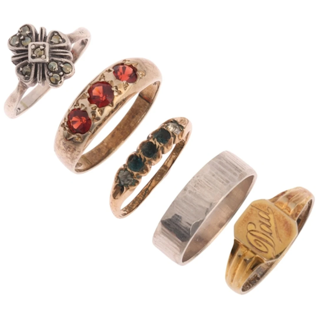 5 silver rings, including signet ring, 11.4g total (5)