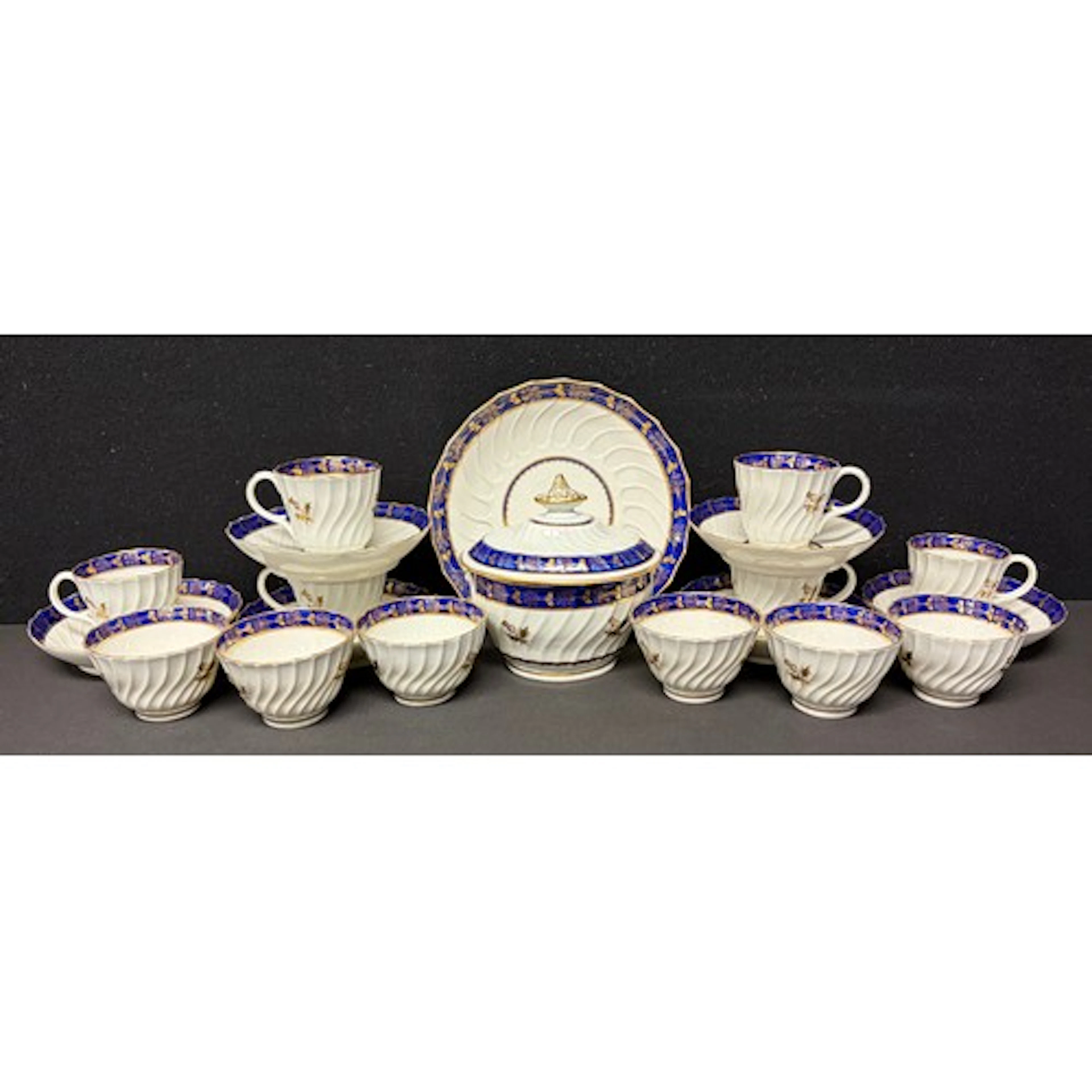 Ceramics - A small quantity of 19th century hand painted Wor...