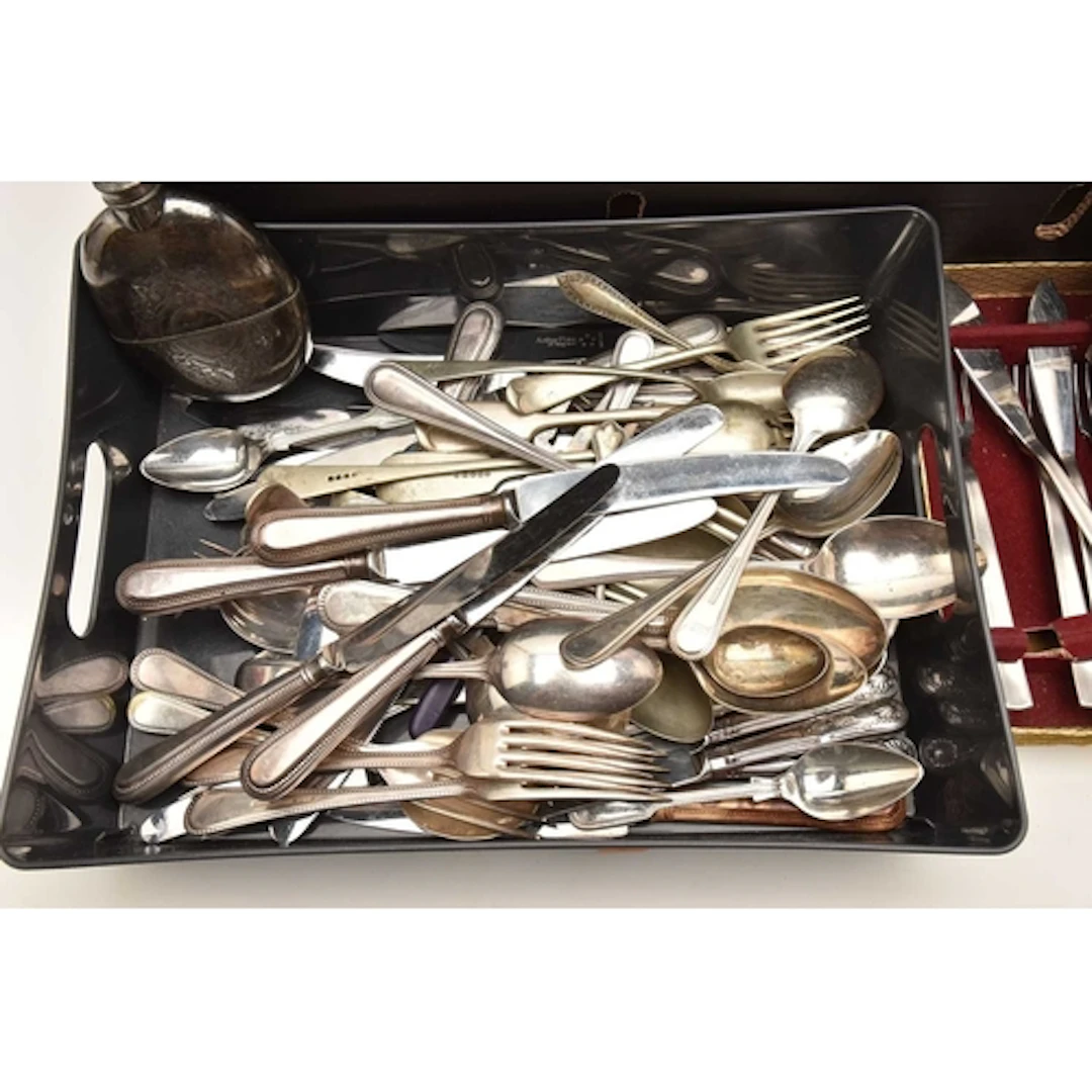 QUANTITY OF SILVER PLATE, CUTLERY ETC, to include a broken A...
