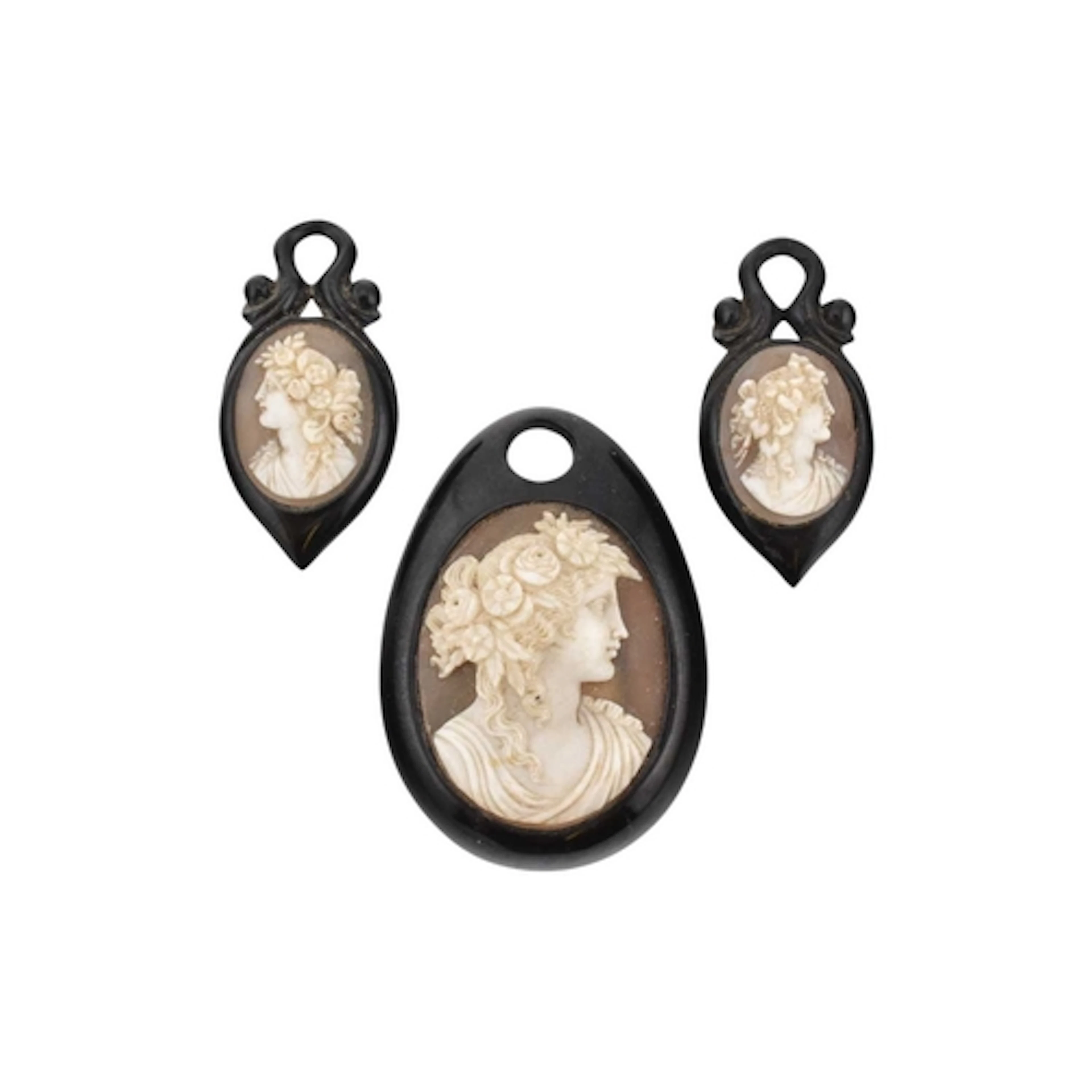 Victorian carved shell cameo and Whitby jet mourning pendant...