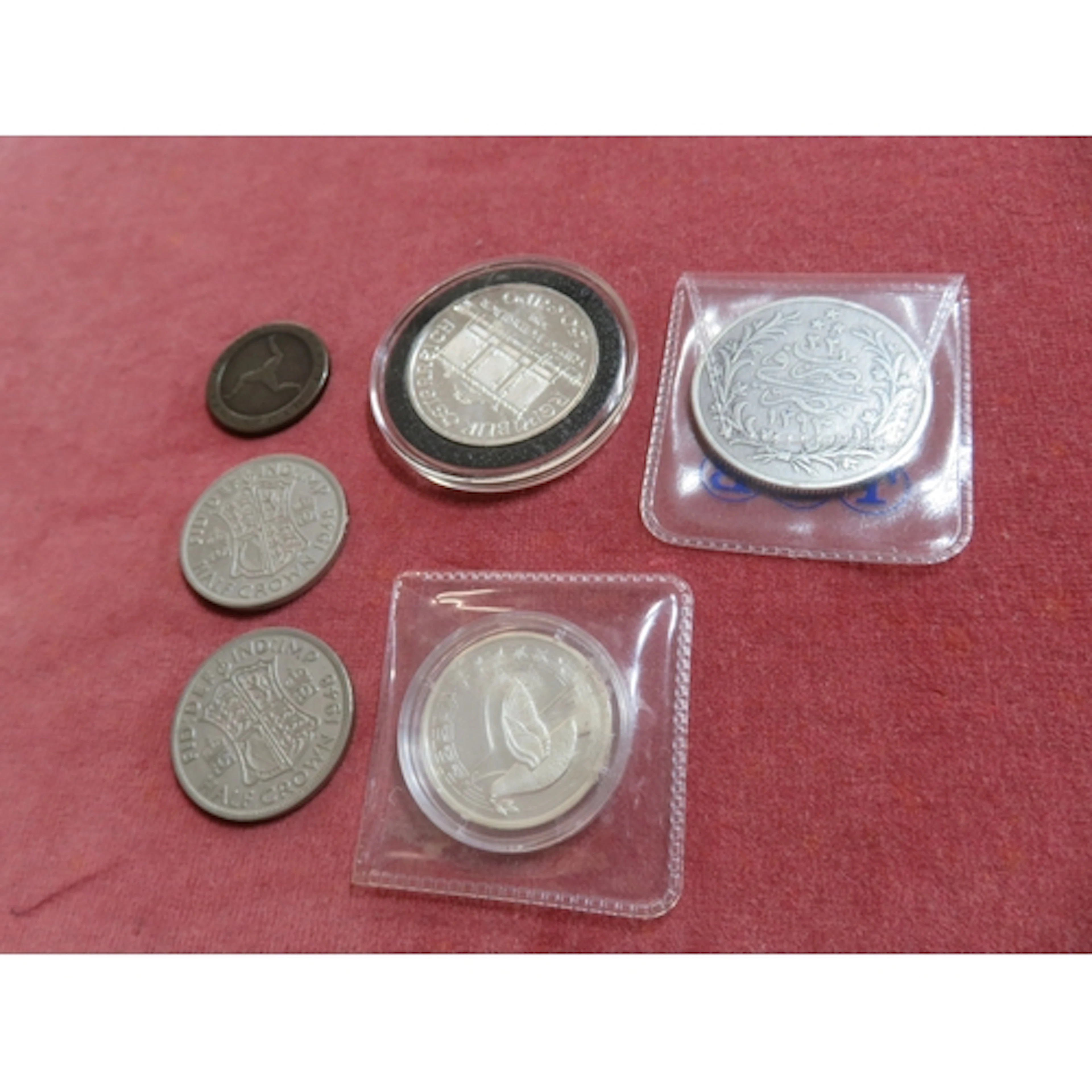 Isle of Man 1813 Half Penny, together with five other loose ...