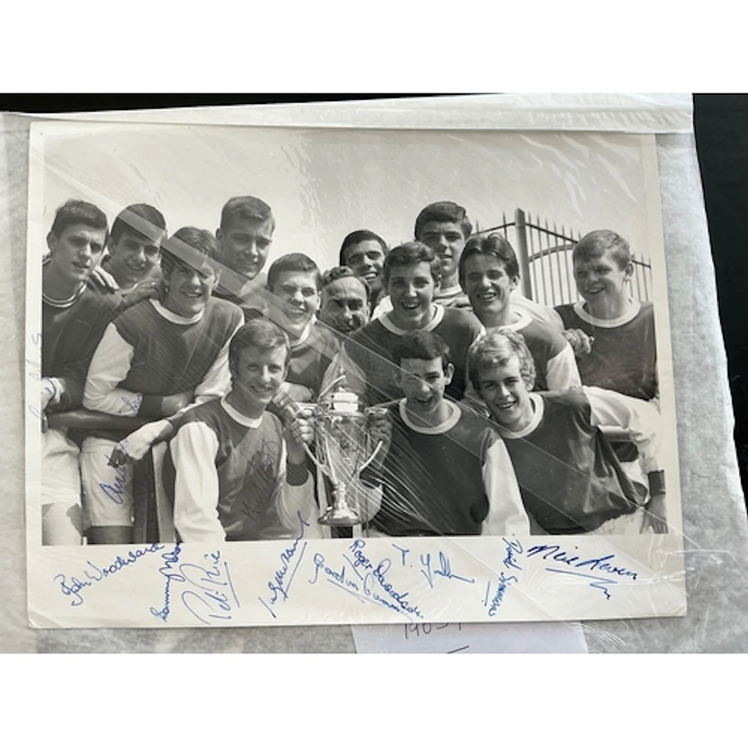 Arsenal Signed Football Team Groups: Large official photos s...