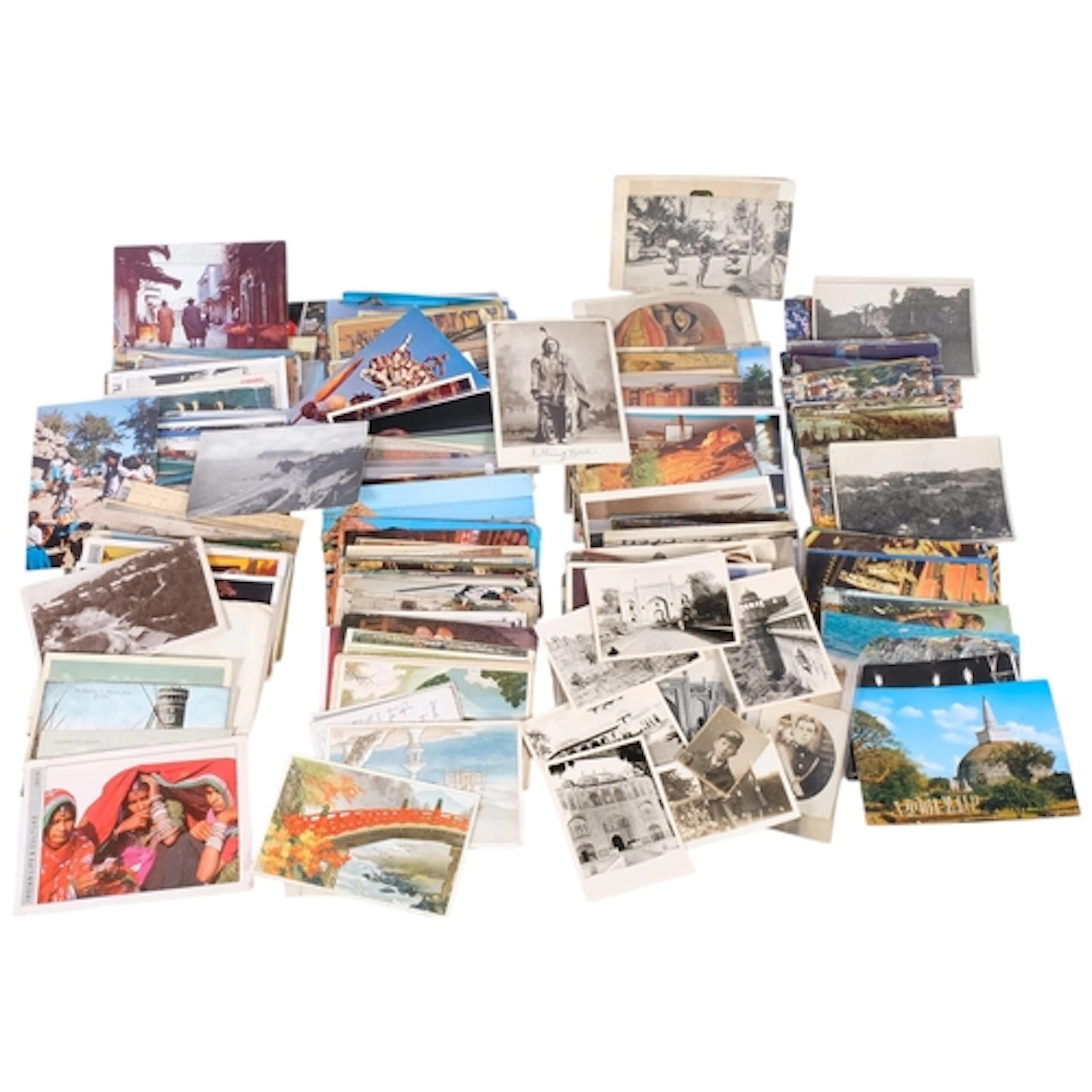 A collection of Vintage and later postcards, mainly depictin...