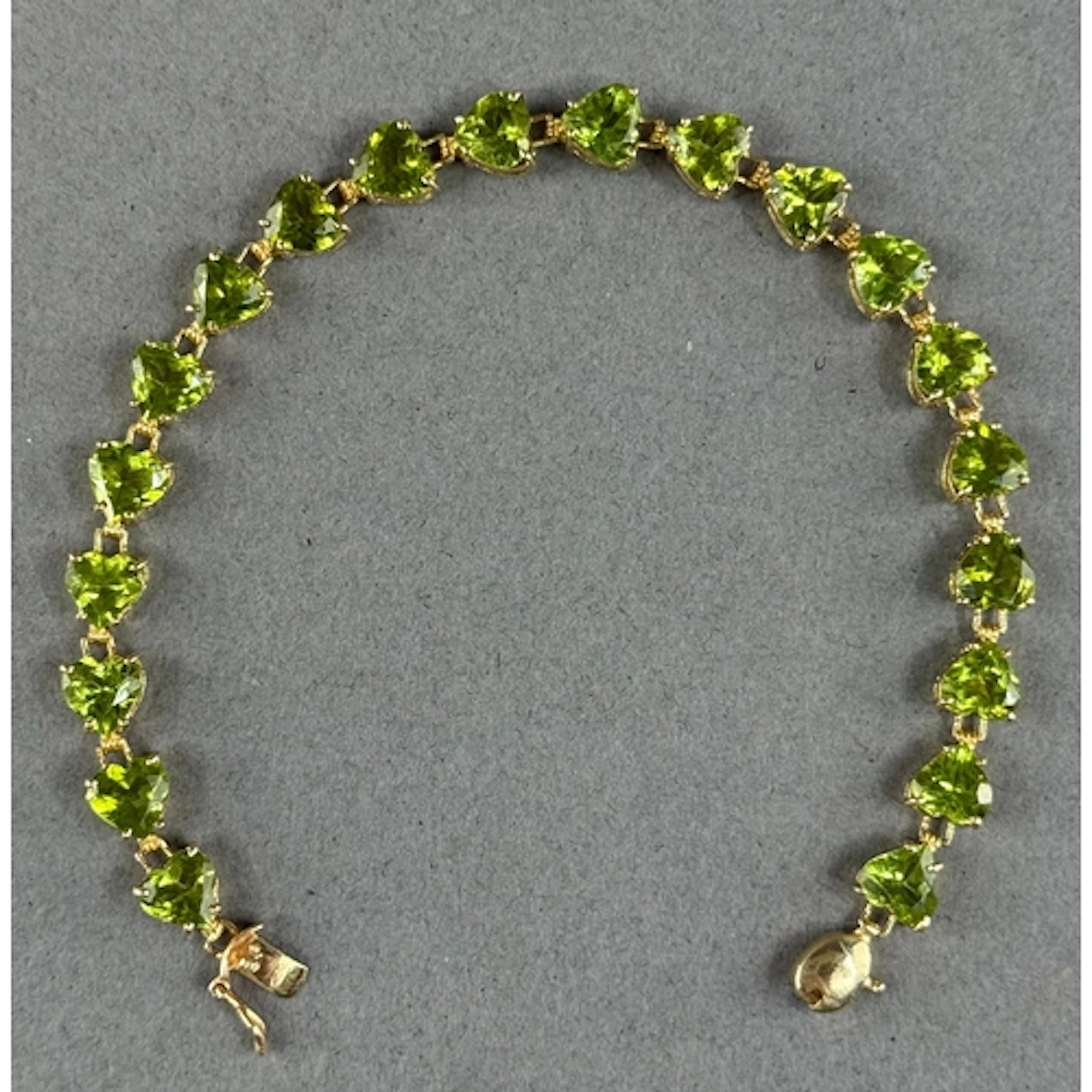 Jewellery- Continental Yellow metal bracelet set with heart ...