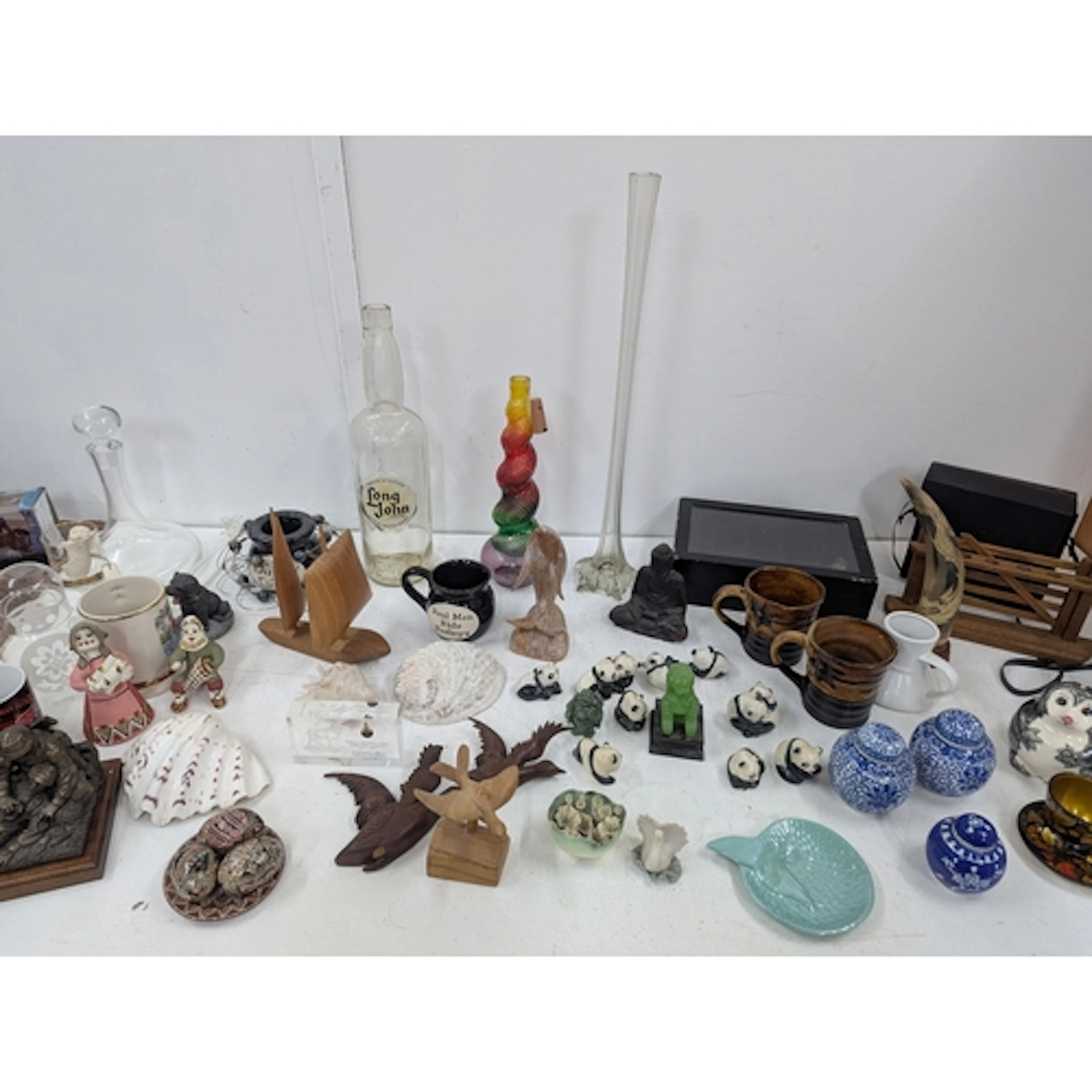 Decorative homeware to include a bronze finished group two s...
