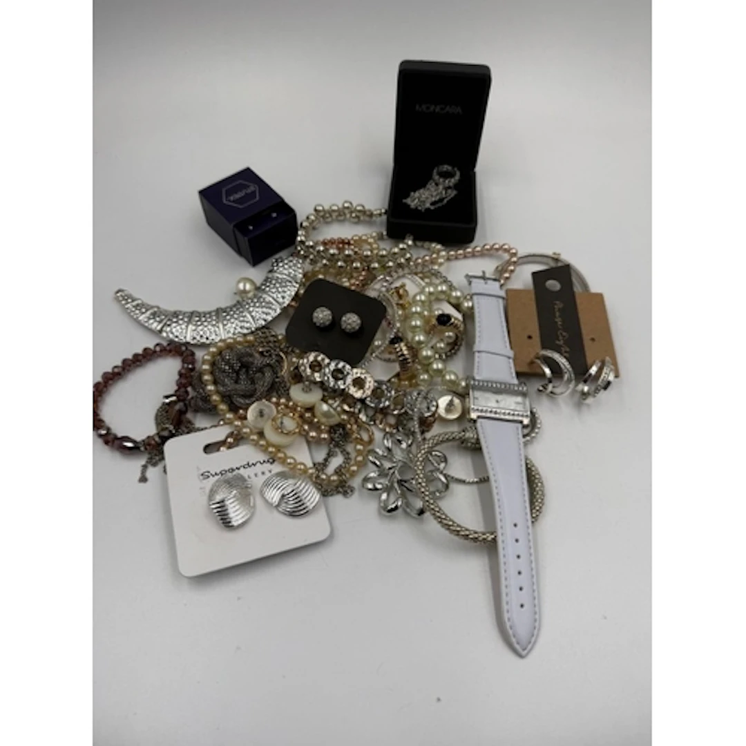 A selection of quality costume jewellery together with a lad...