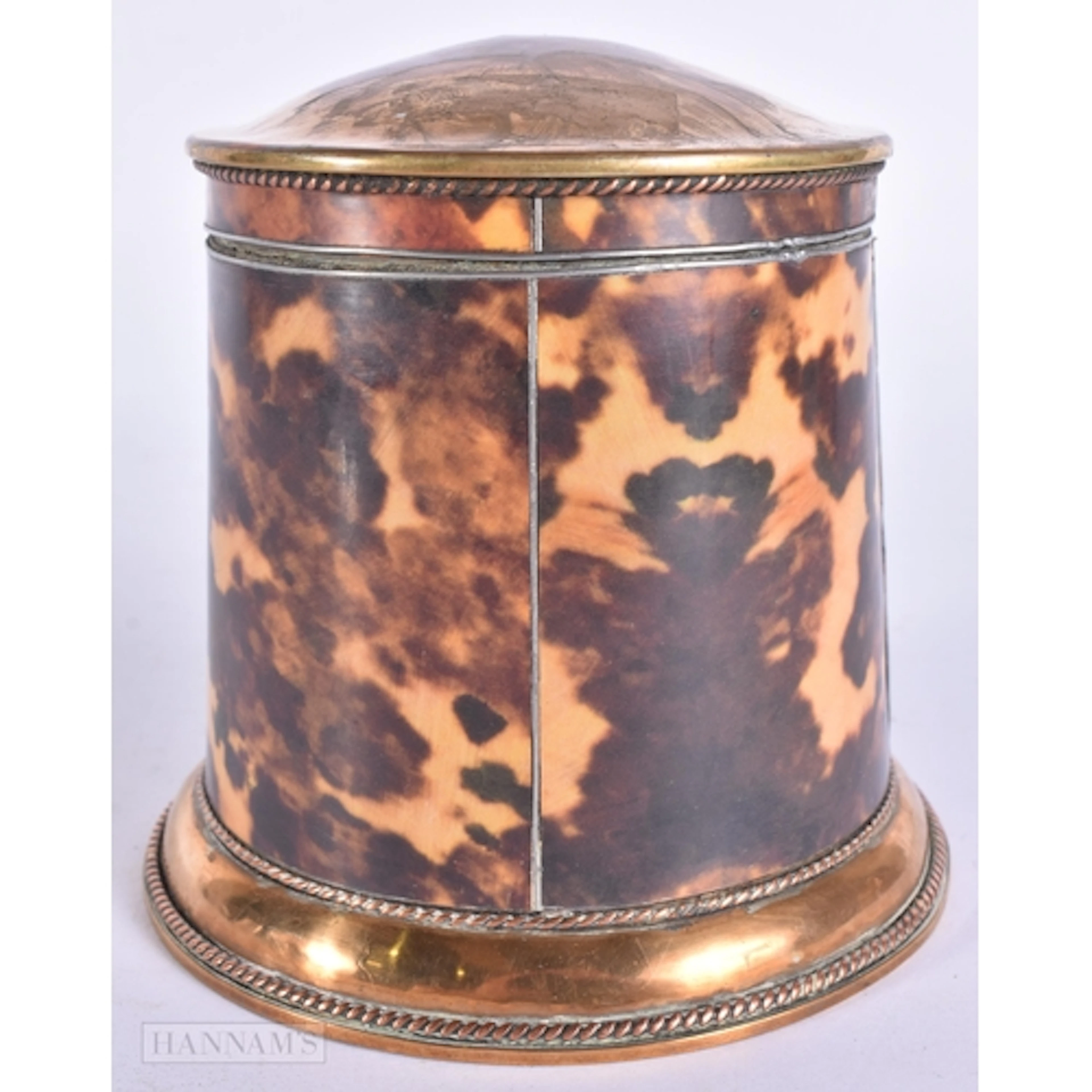 AN UNUSUAL ANTIQUE ARTS AND CRAFTS COPPER TEA CADDY. 13 cm x...