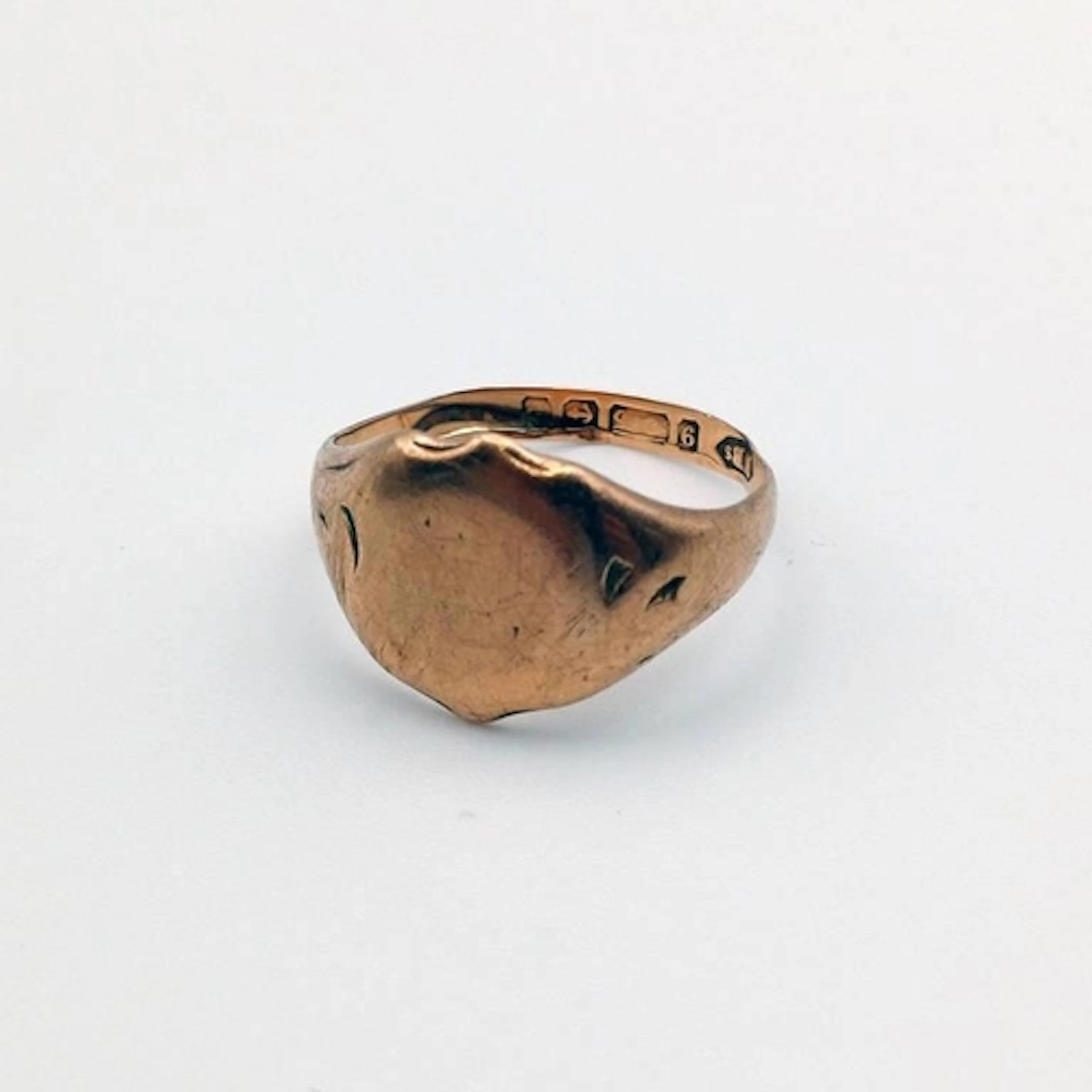 9CT GOLD SIGNET RING - 4.6G, RING SIZE R