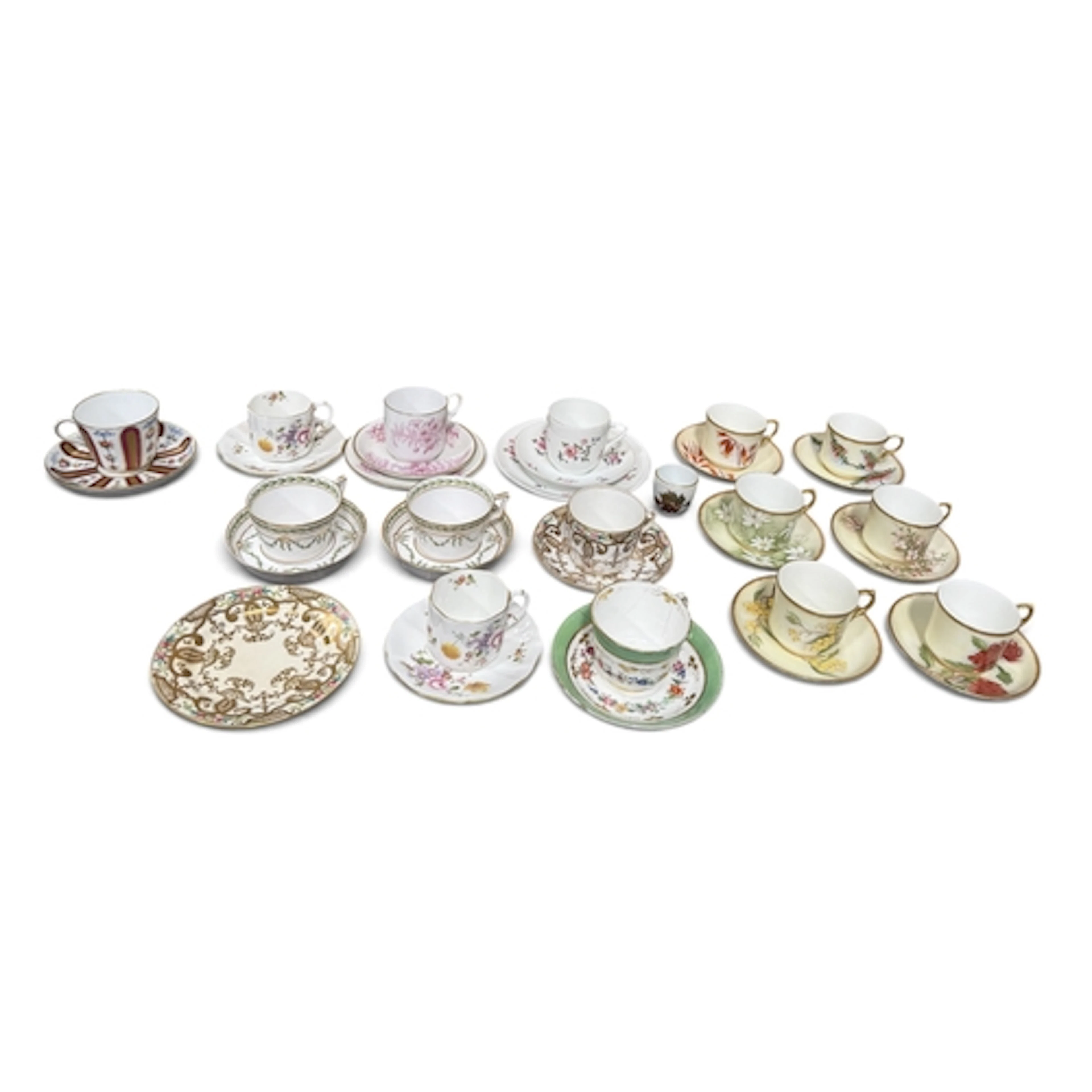 A COLLECTION OF CHINA TO INCLUDE LIMOGES, TEA CUPS AND SAUCE...