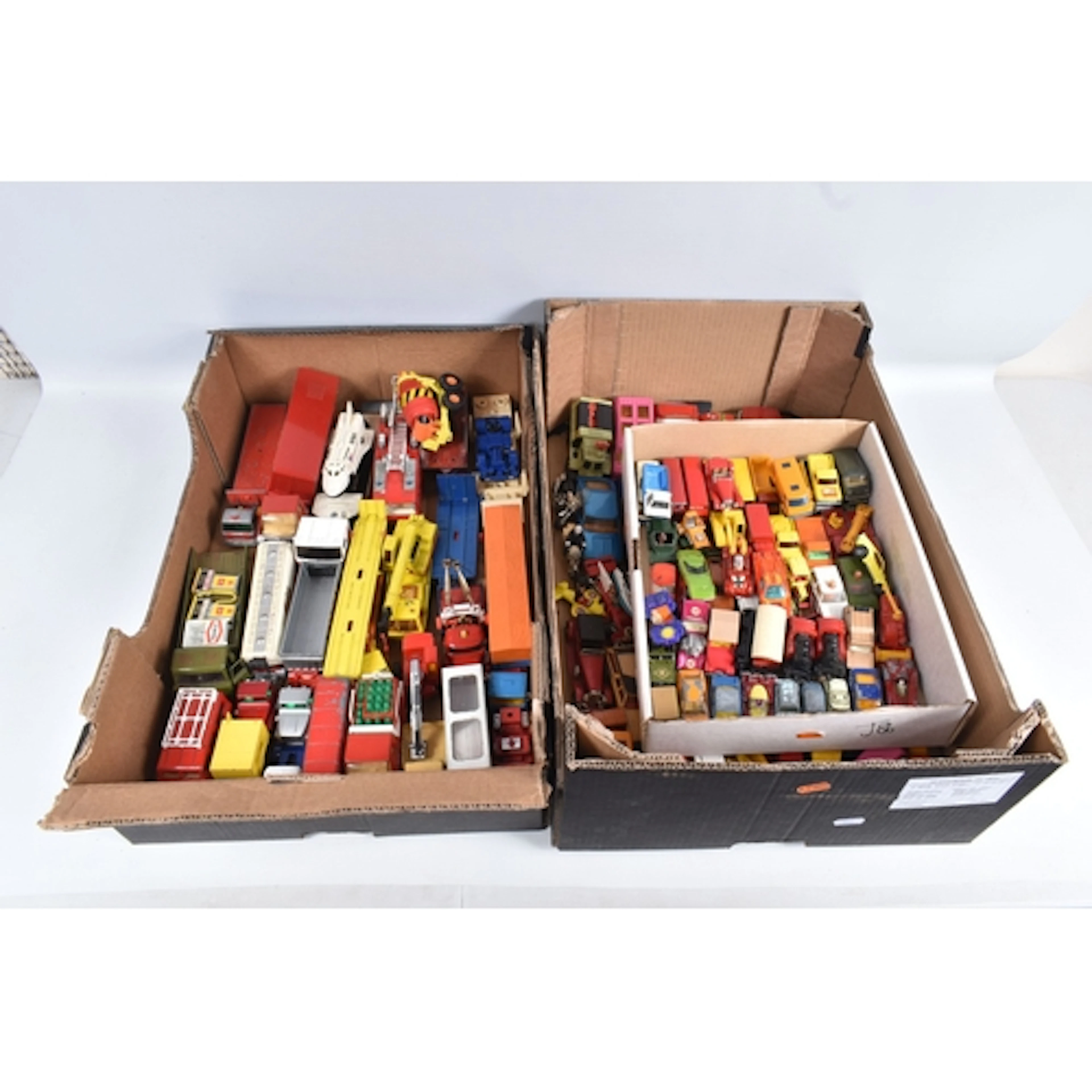 A QUANTITY OF UNBOXED ASSORTED PLAYWORN DIECAST & PLASTIC VE...