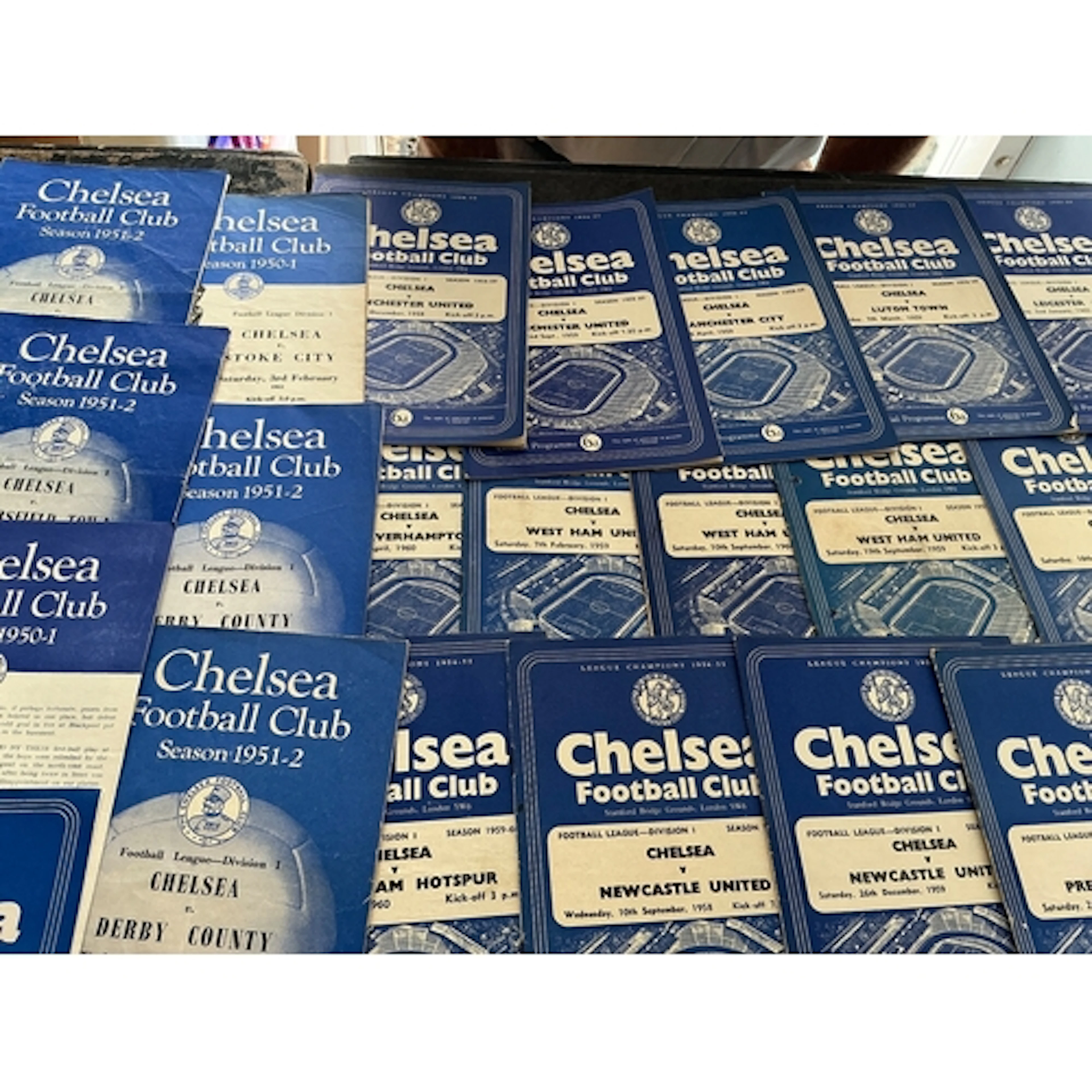 Chelsea Home Football Programmes: Even mix of 50s and 60s ho...