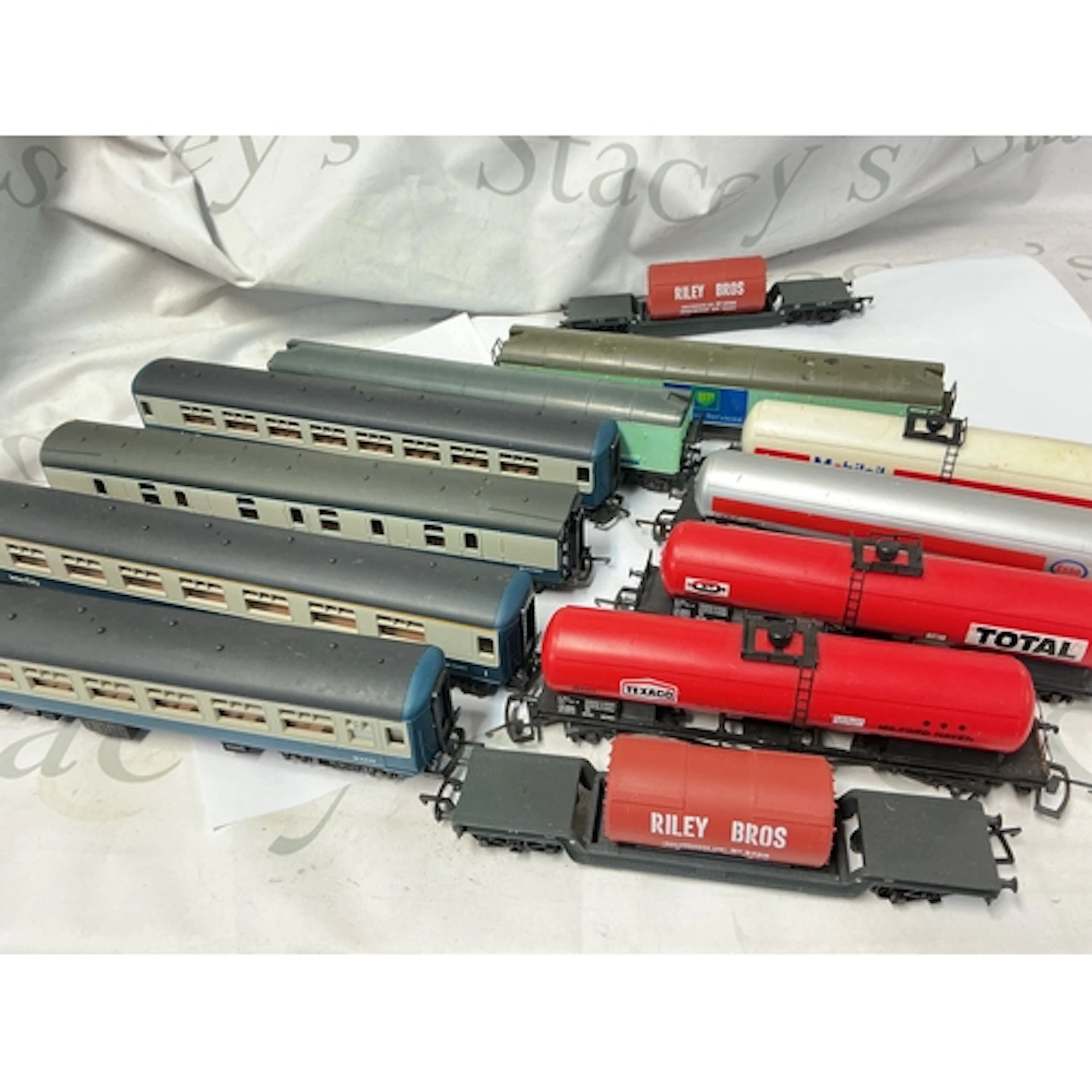 A Box Containing A Large Collection Of 00 Gauge Coaches And ...