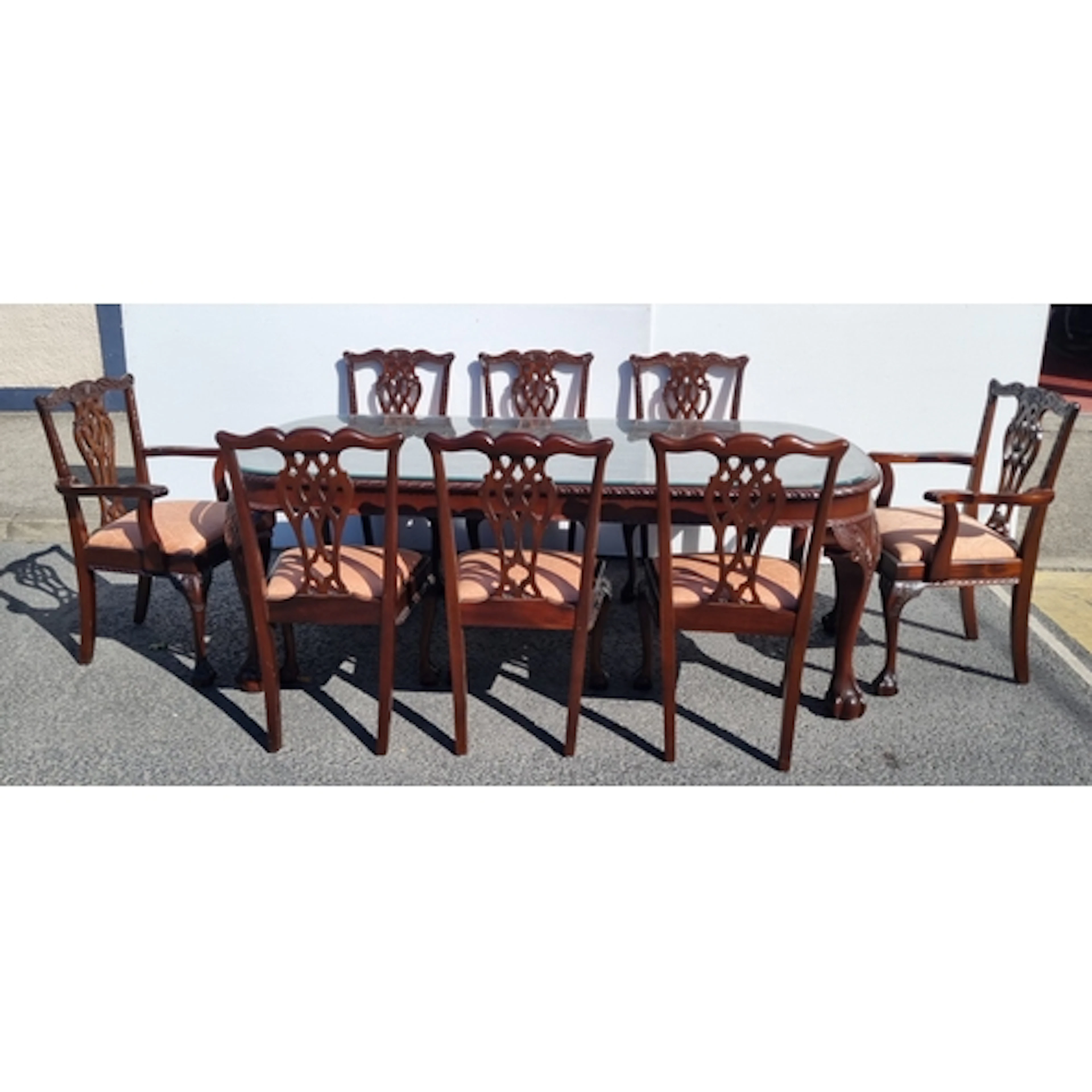 Late 20th century Chippendale Style mahogany dining suite wi...