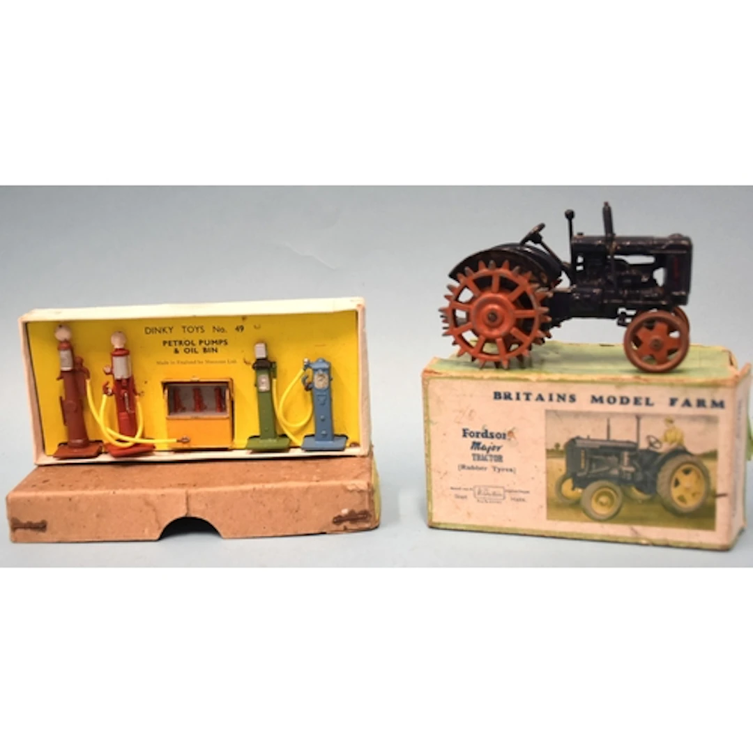 Britains, No.127F Fordson Major Tractor, blue with orange "s...