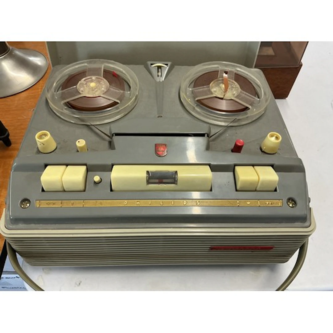 A Philips reel to reel machine.