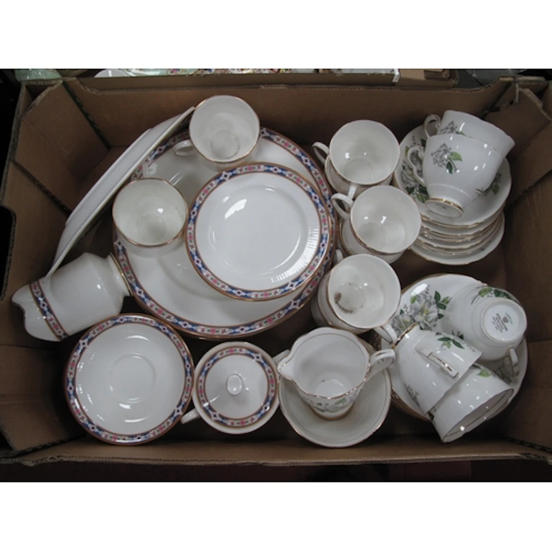 Royal Albert Hyde Park Table Ware of 35 pieces, Royal Staffo...