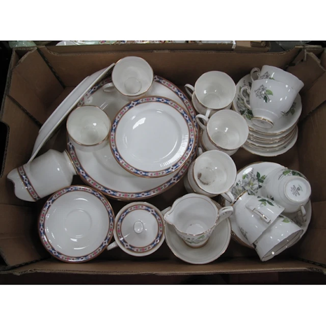 Royal Albert Hyde Park Table Ware of 35 pieces, Royal Staffo...