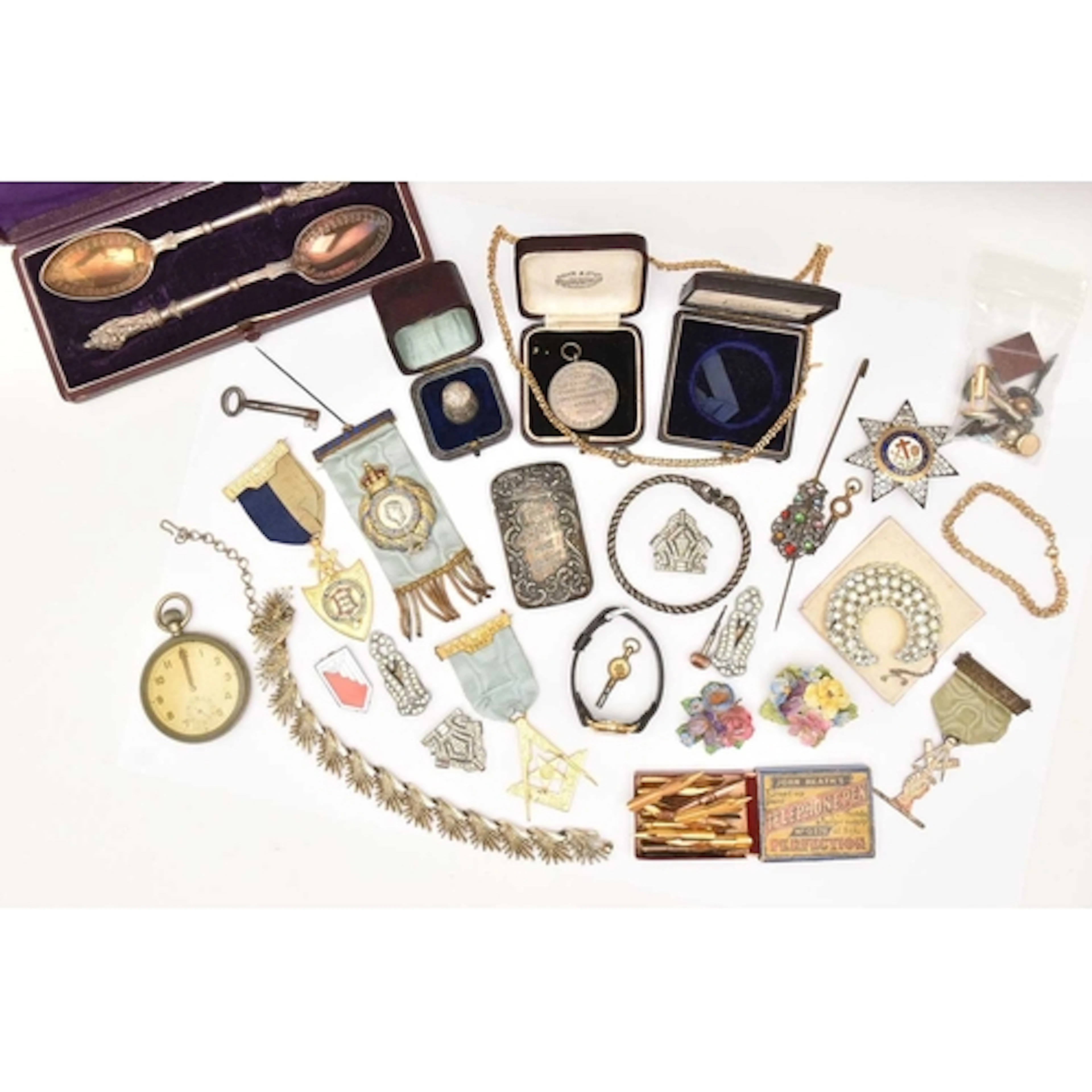 AN ASSORTMENT OF ITEMS, to include a plated 'Monet' fancy ch...