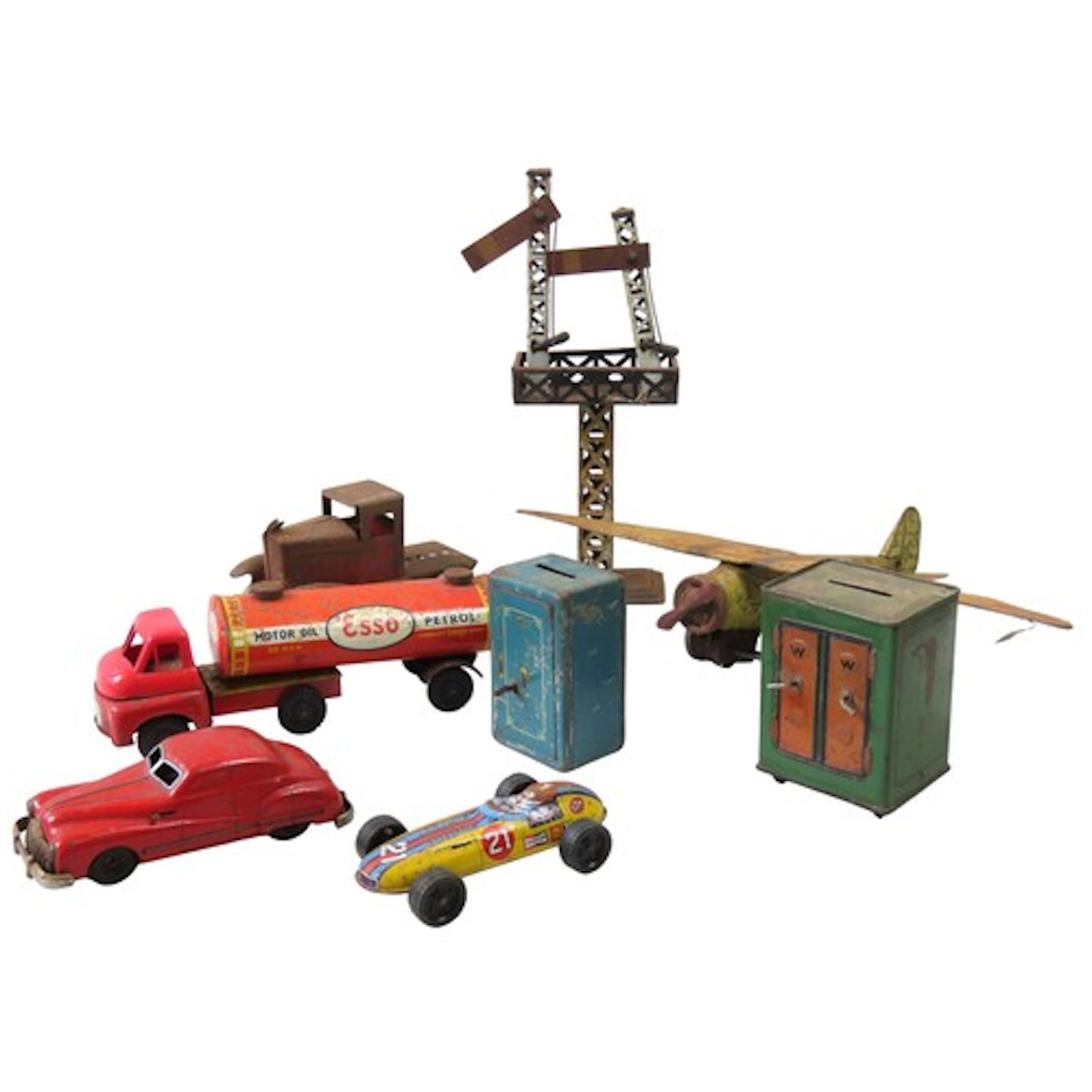 A GROUP OF VINTAGE TINPLATE TOYS the lot includes a Tri-Ang ...