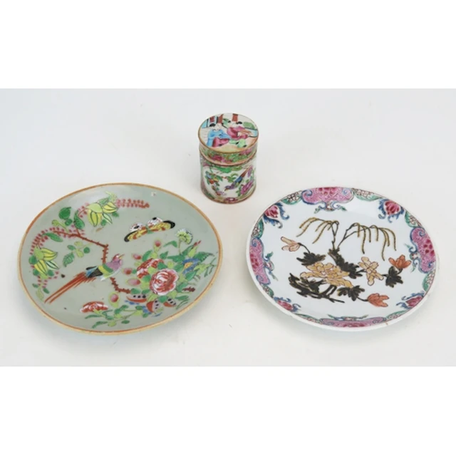 A late 19th century Cantonese lidded pot with famille vert d...