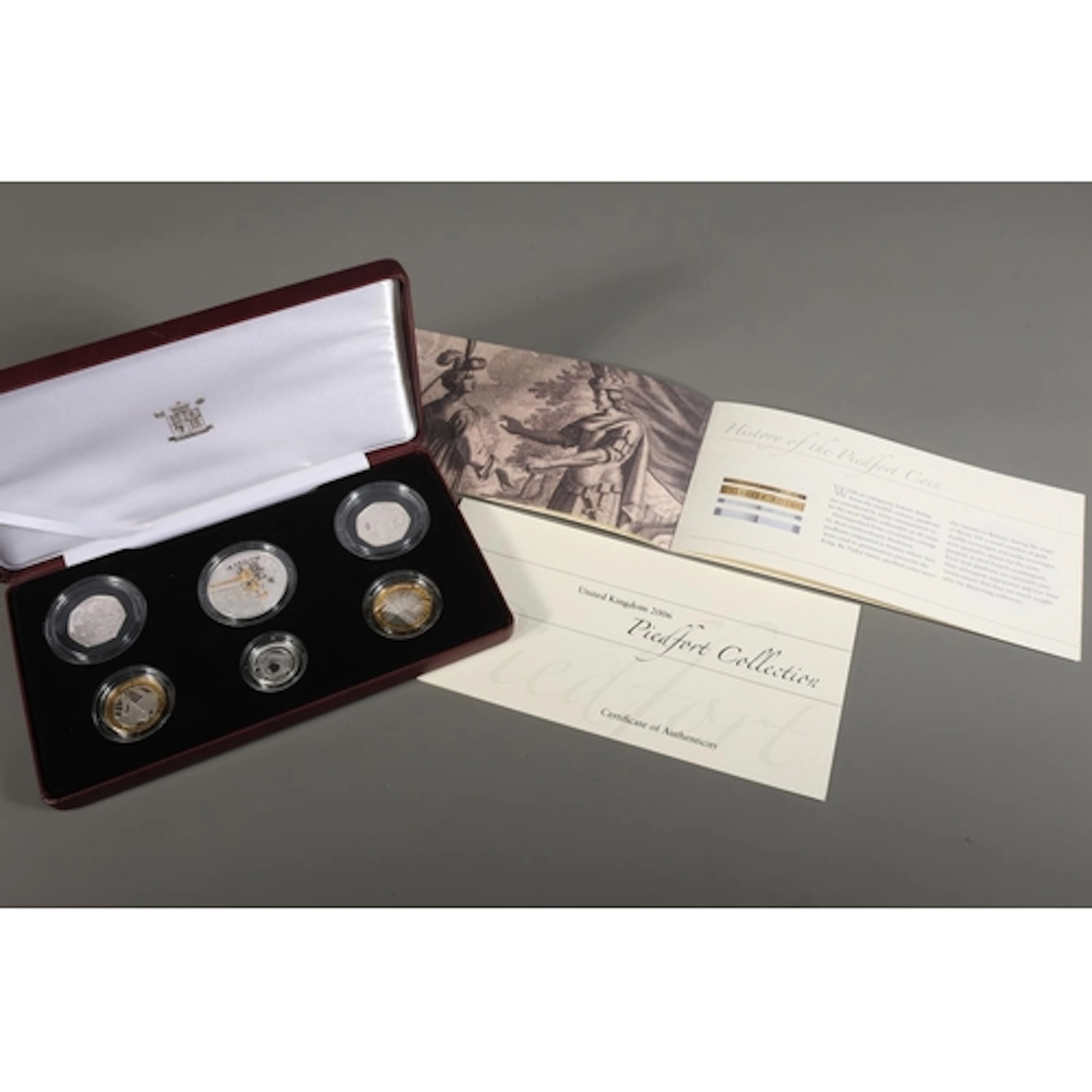 The Royal Mint UNITED KINGDOM Queen Elizabeth II (1952-2022)...