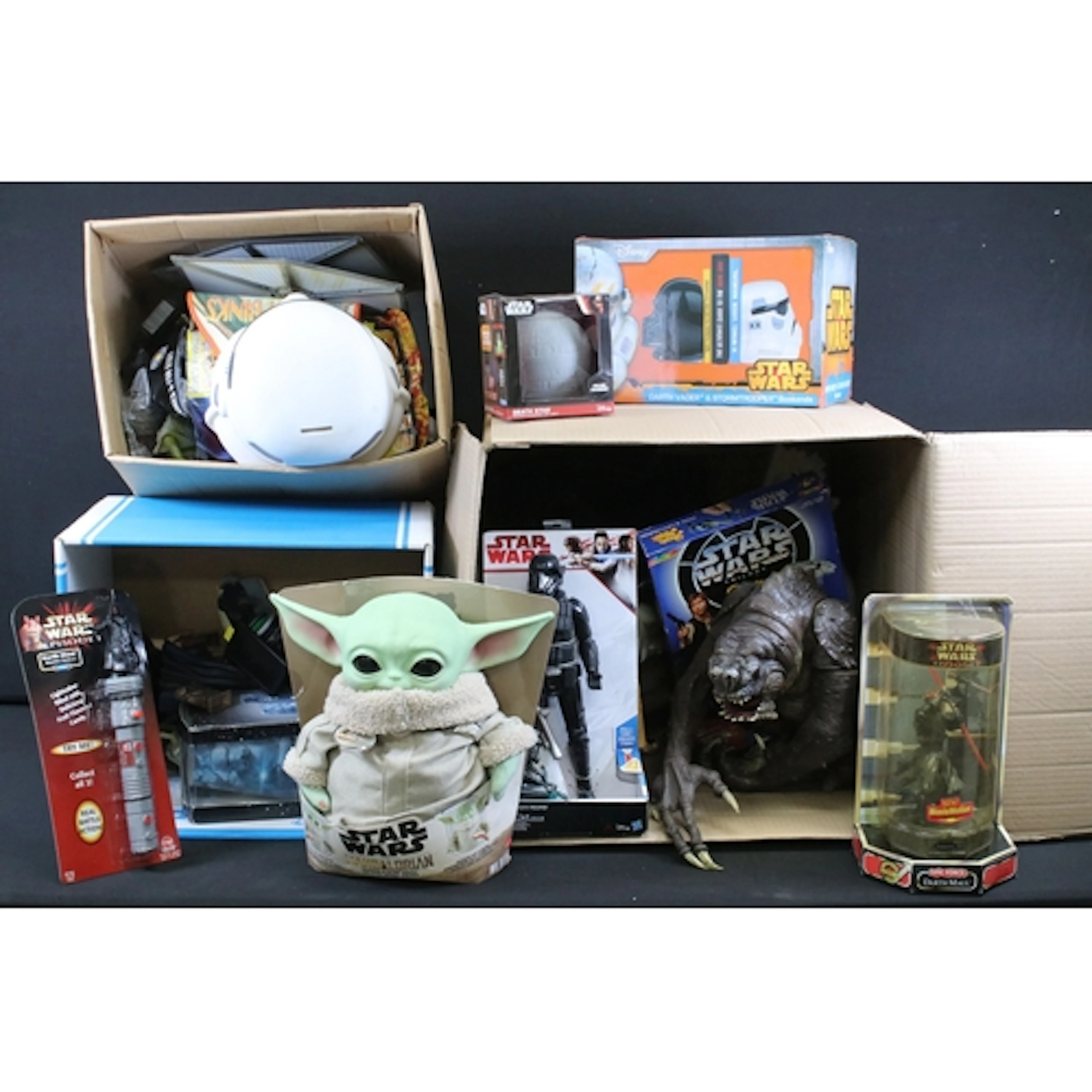 Star Wars - Collection of contemporary Star Wars toys and co...