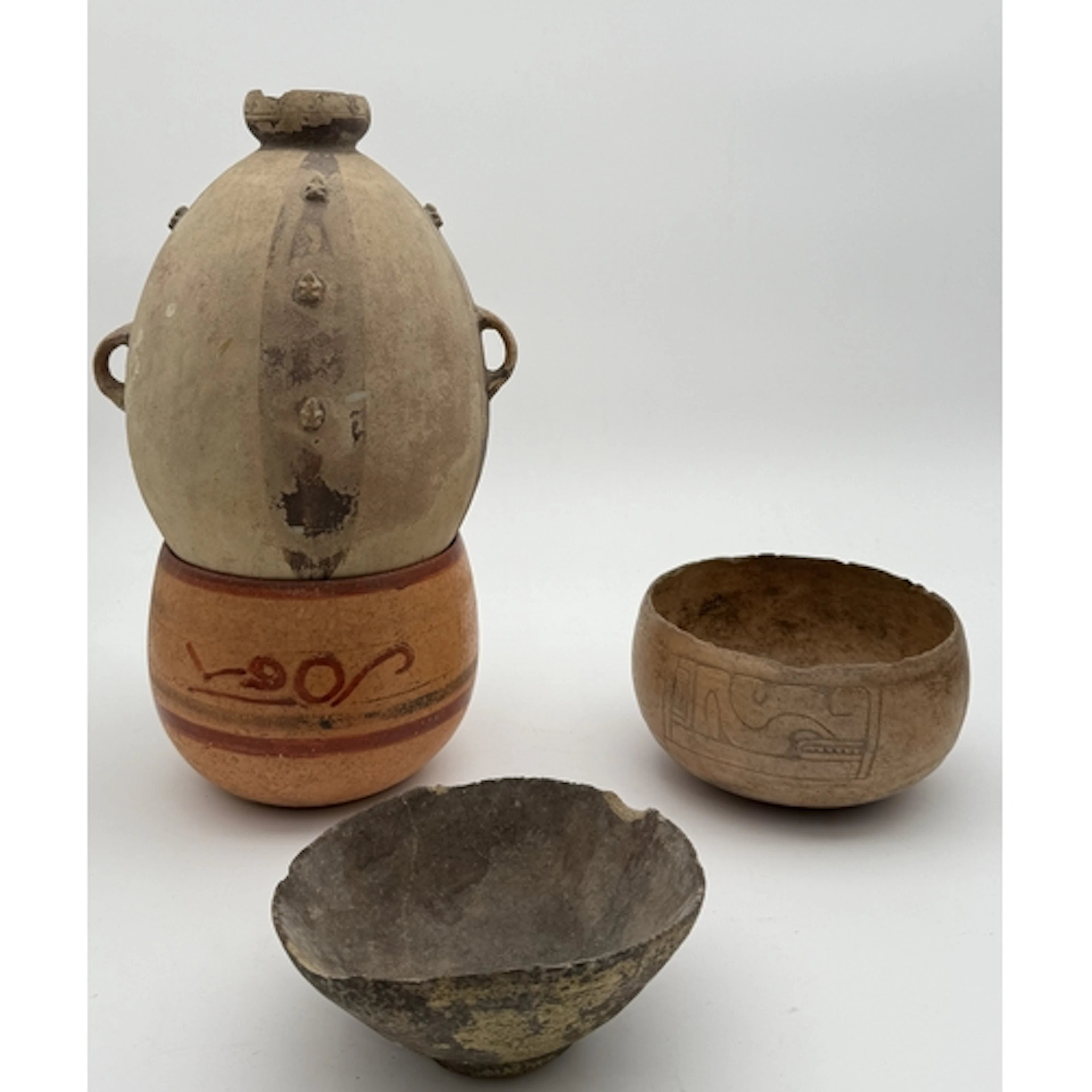 FOUR PRE COLOMBIAN TERRACOTTA EARTHENWARE BOWLS / VASE Vase ...