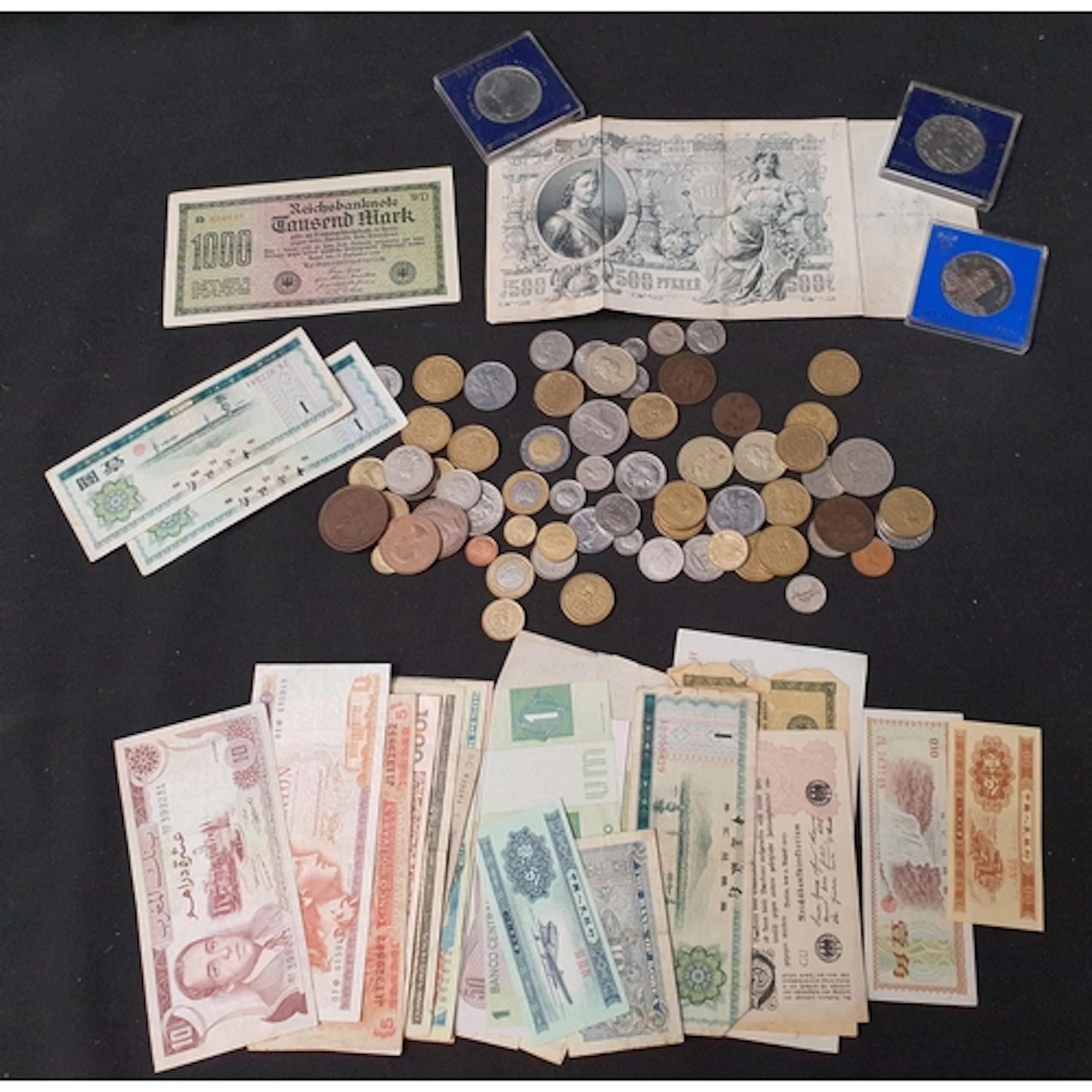 ASSORTMENT OF COINS AND BANKNOTES including Russian 500 Roub...