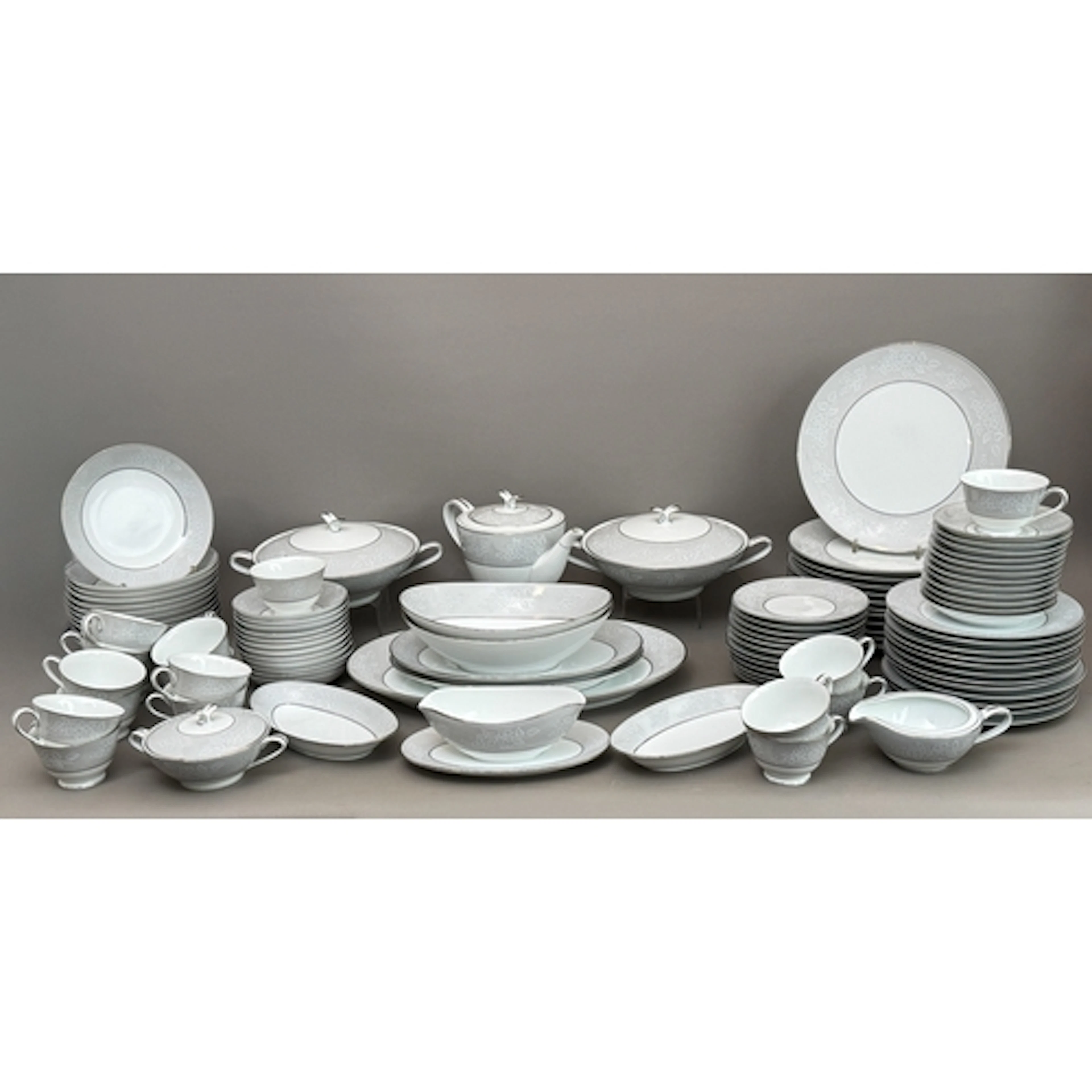 A comprehensive 102-piece Noritake China 'Damask' 12 place s...