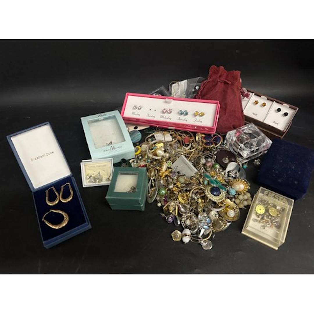 A collection of costume jewellery