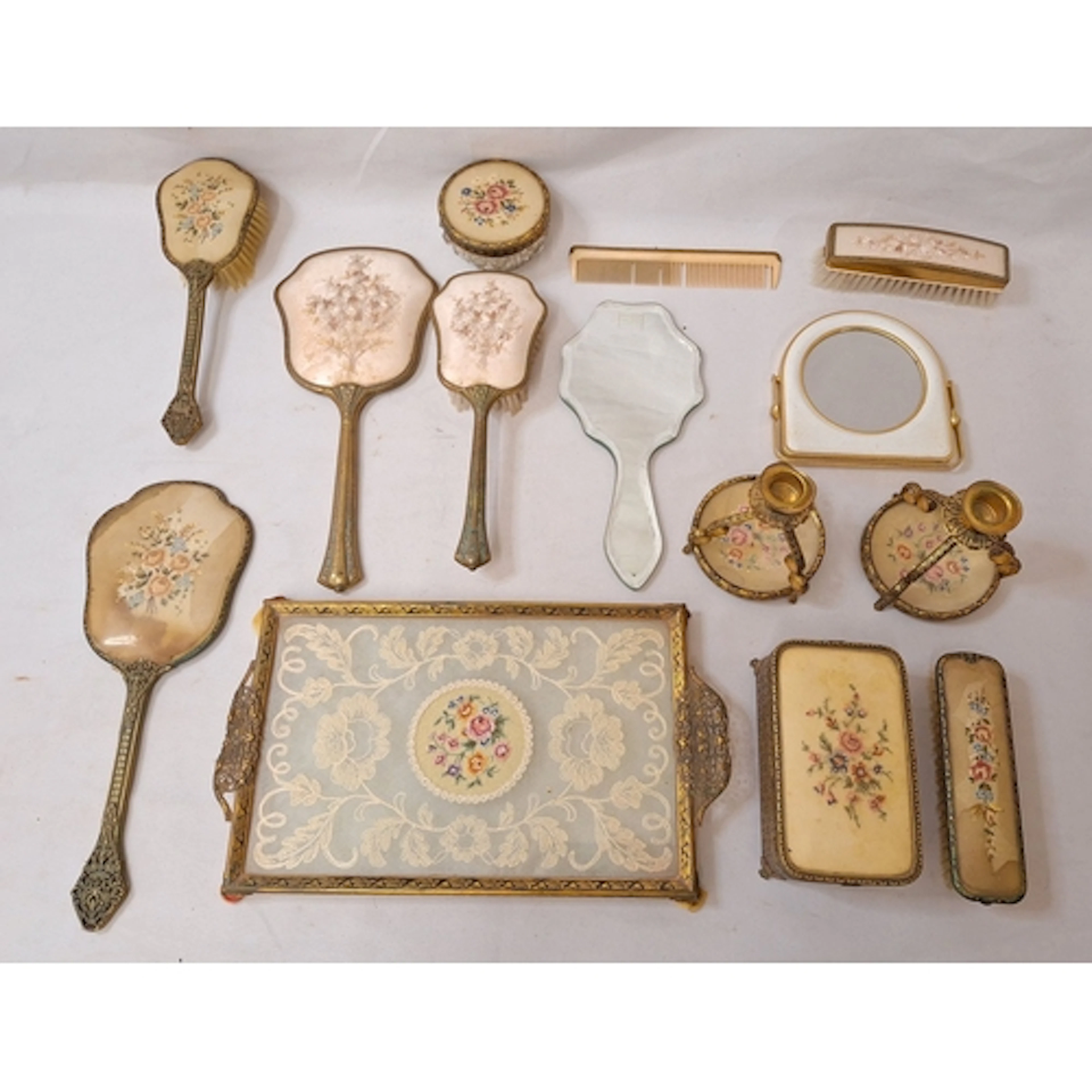 Dressing table items, mainly vintage, including glass/gilt/l...