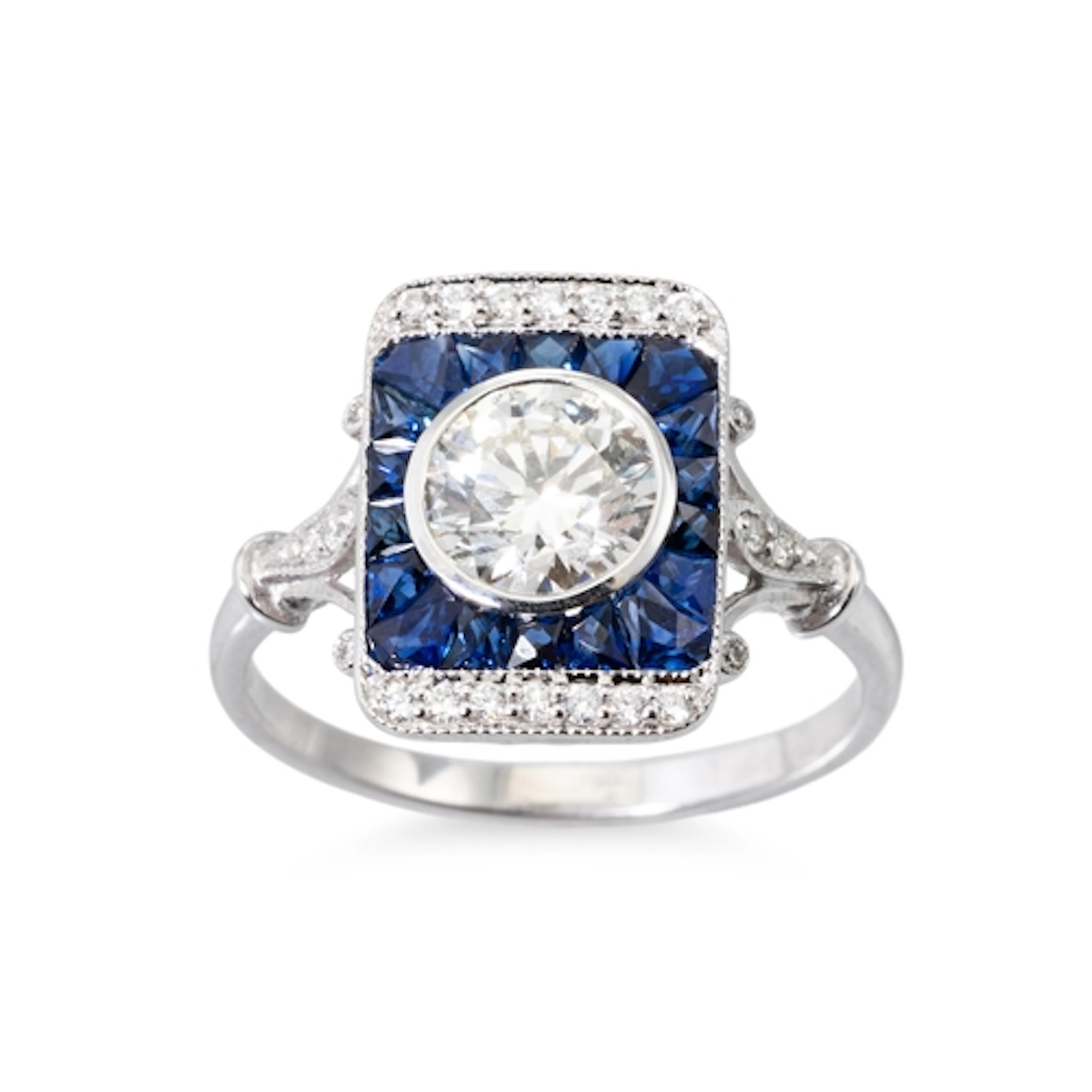 AN ART DECO STYLE DIAMOND AND SAPPHIRE CLUSTER PLAQUE RING, ...