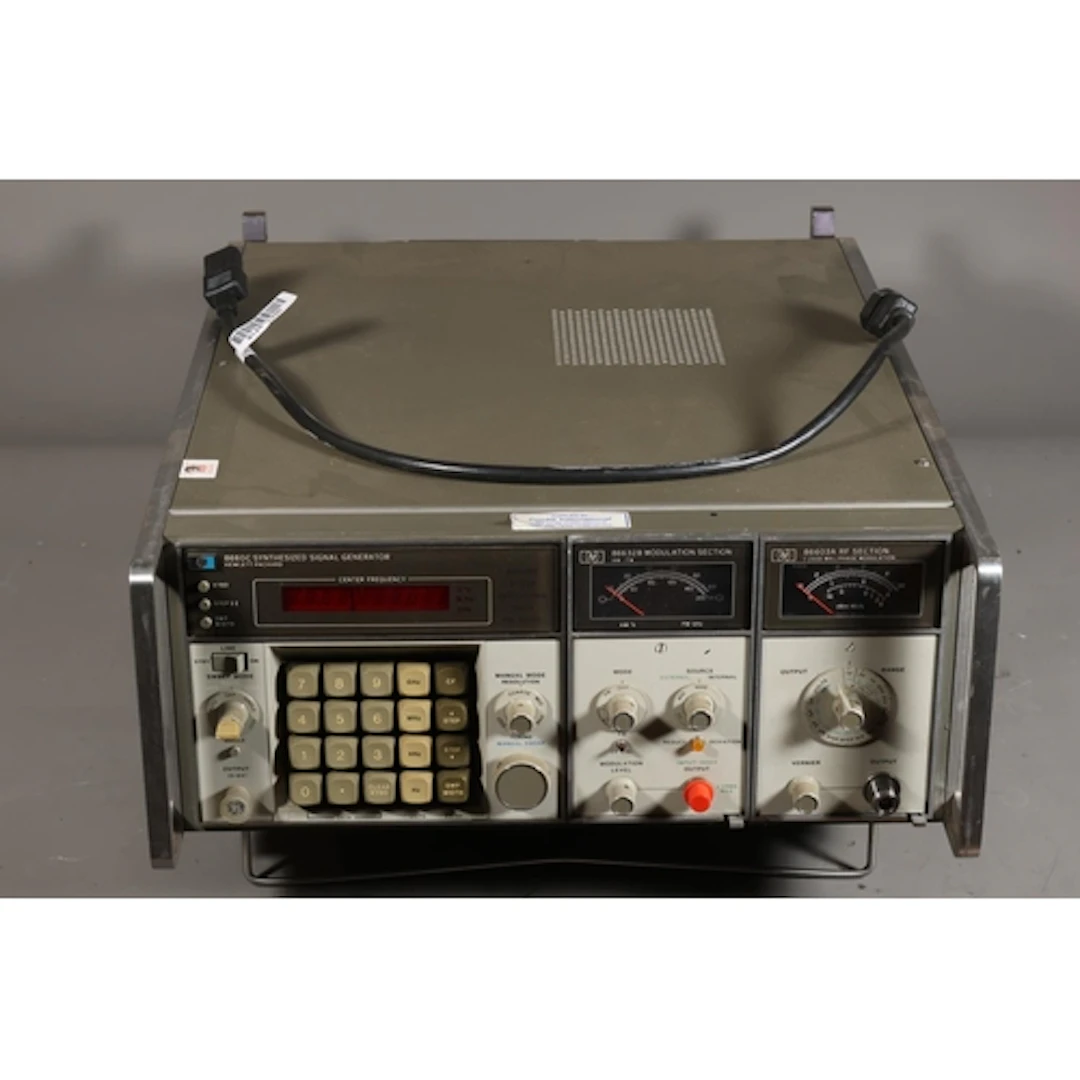 Hewlett-Packard (HP) 8660C Synthesized Signal Generator with...