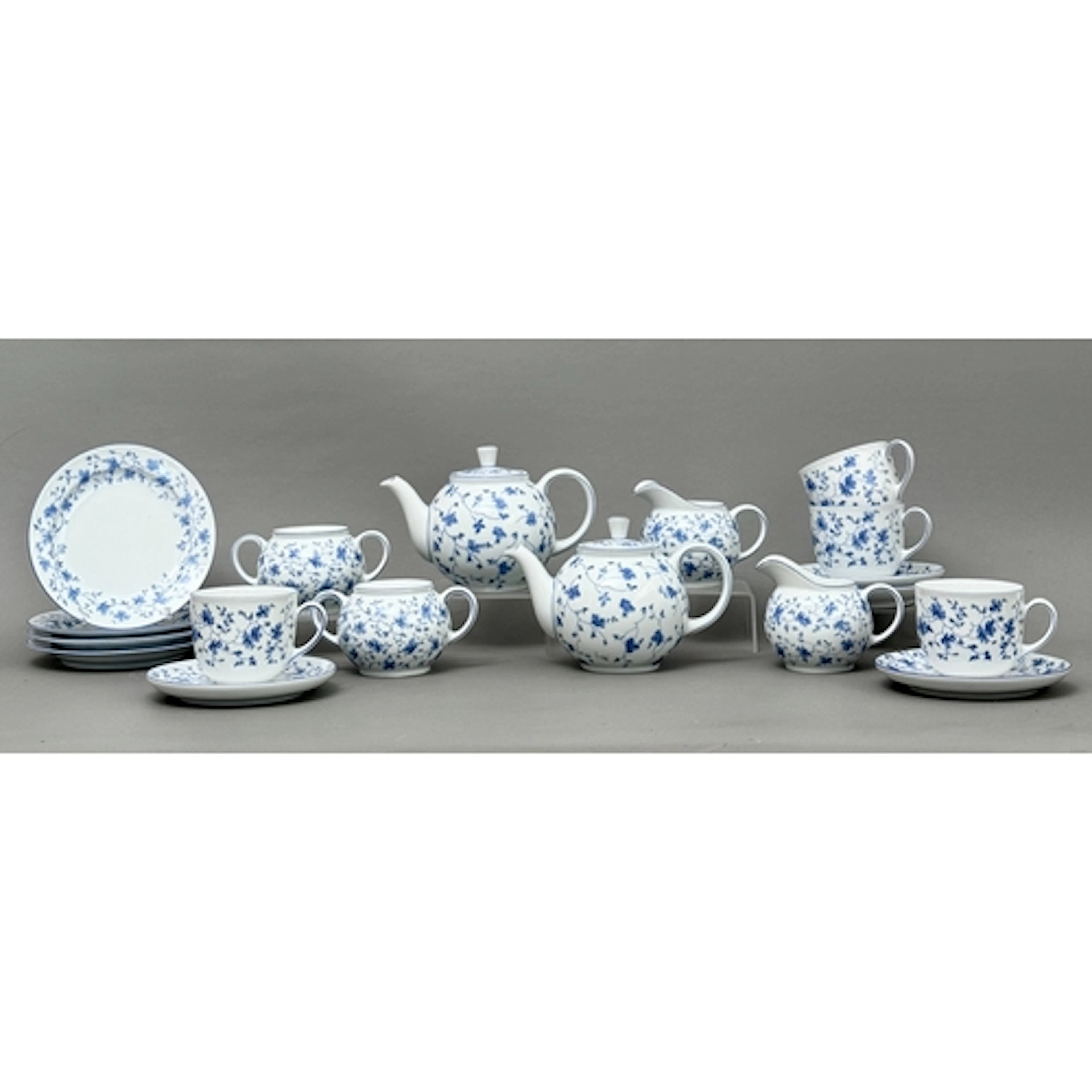An Arzberg, Germany, Blaubluten blue floral breakfast / tea ...
