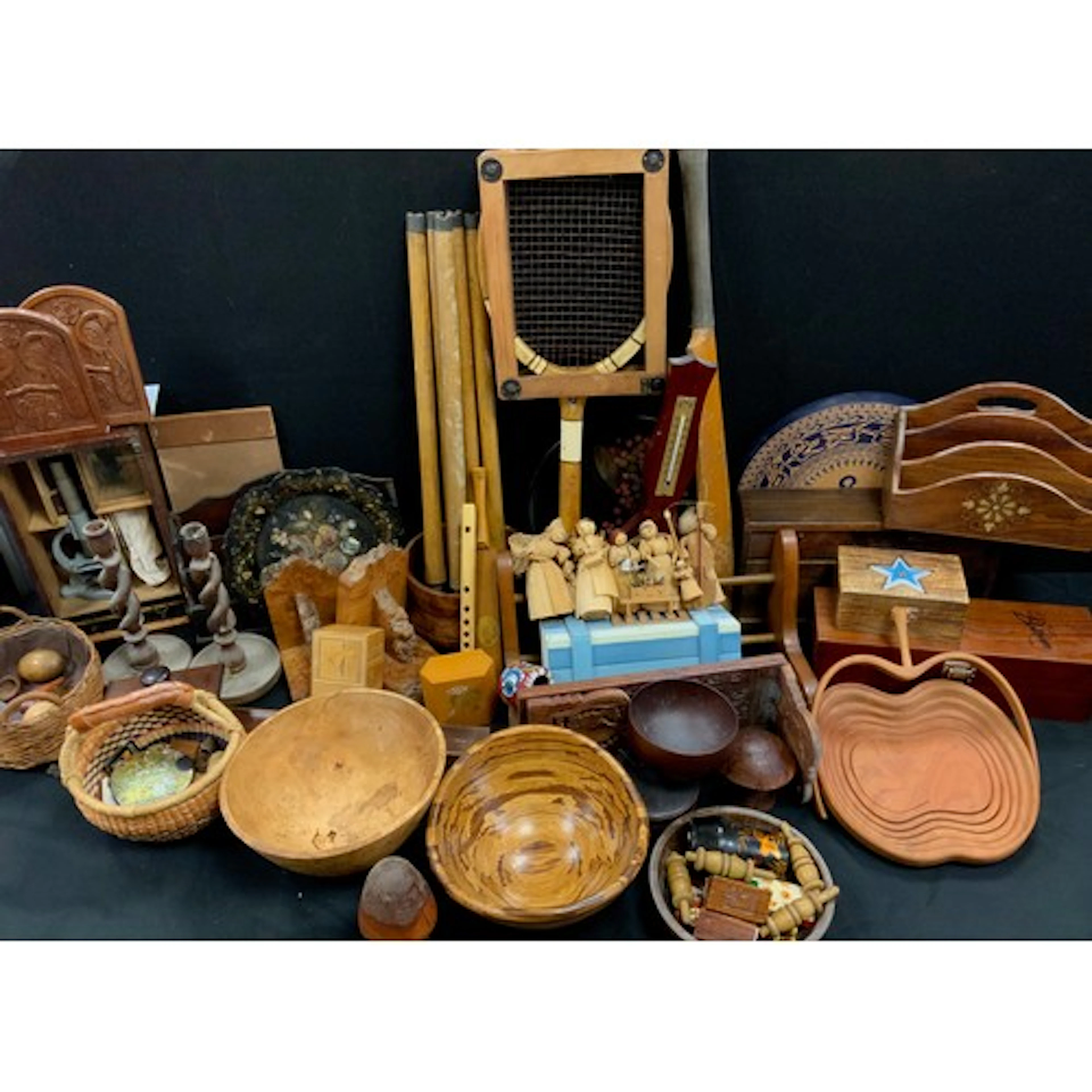 Boxes & Objects - various treen; an early 20th century oak l...