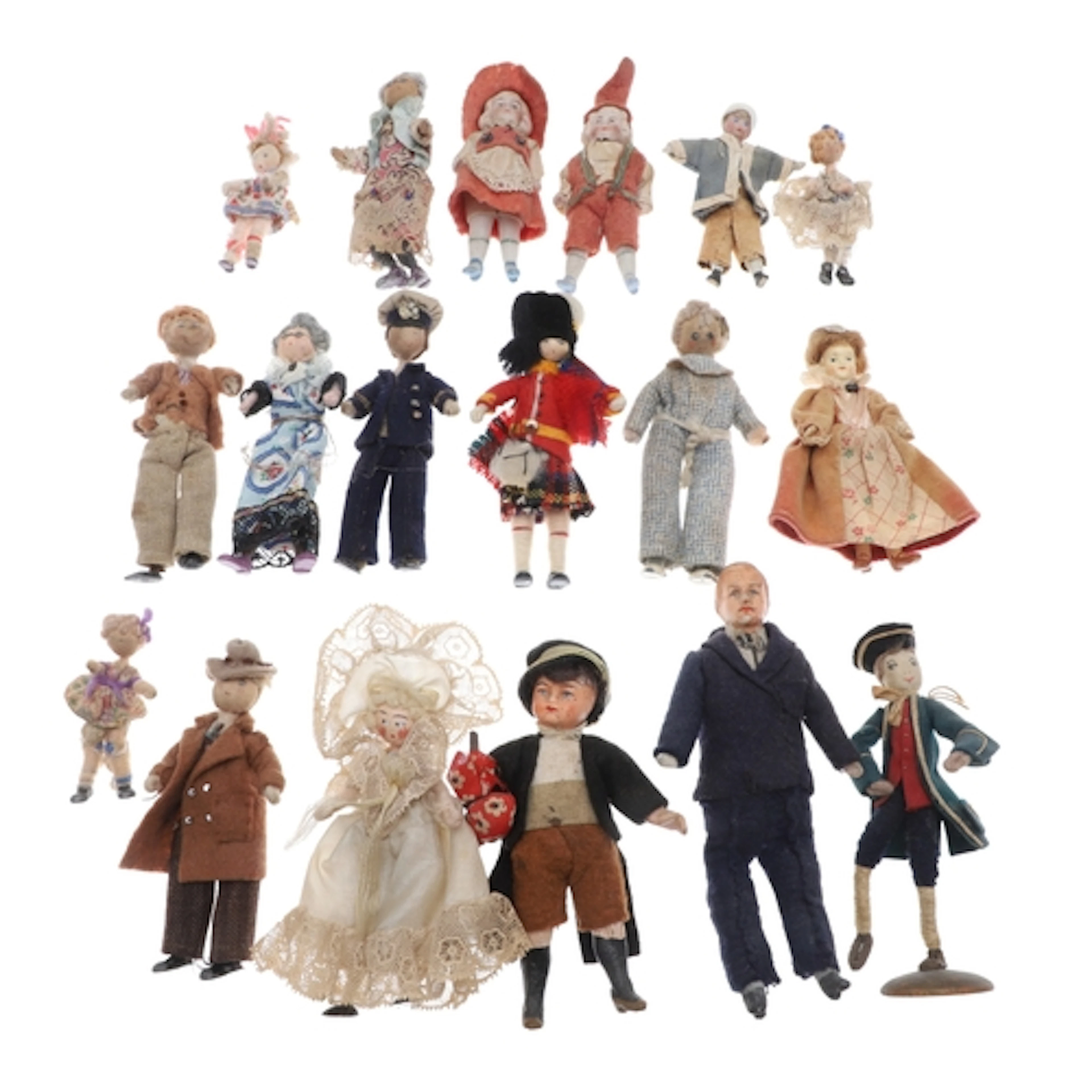 COLLECTION OF DOLLS HOUSE DOLLS - INCLUDING GRECON. A collec...
