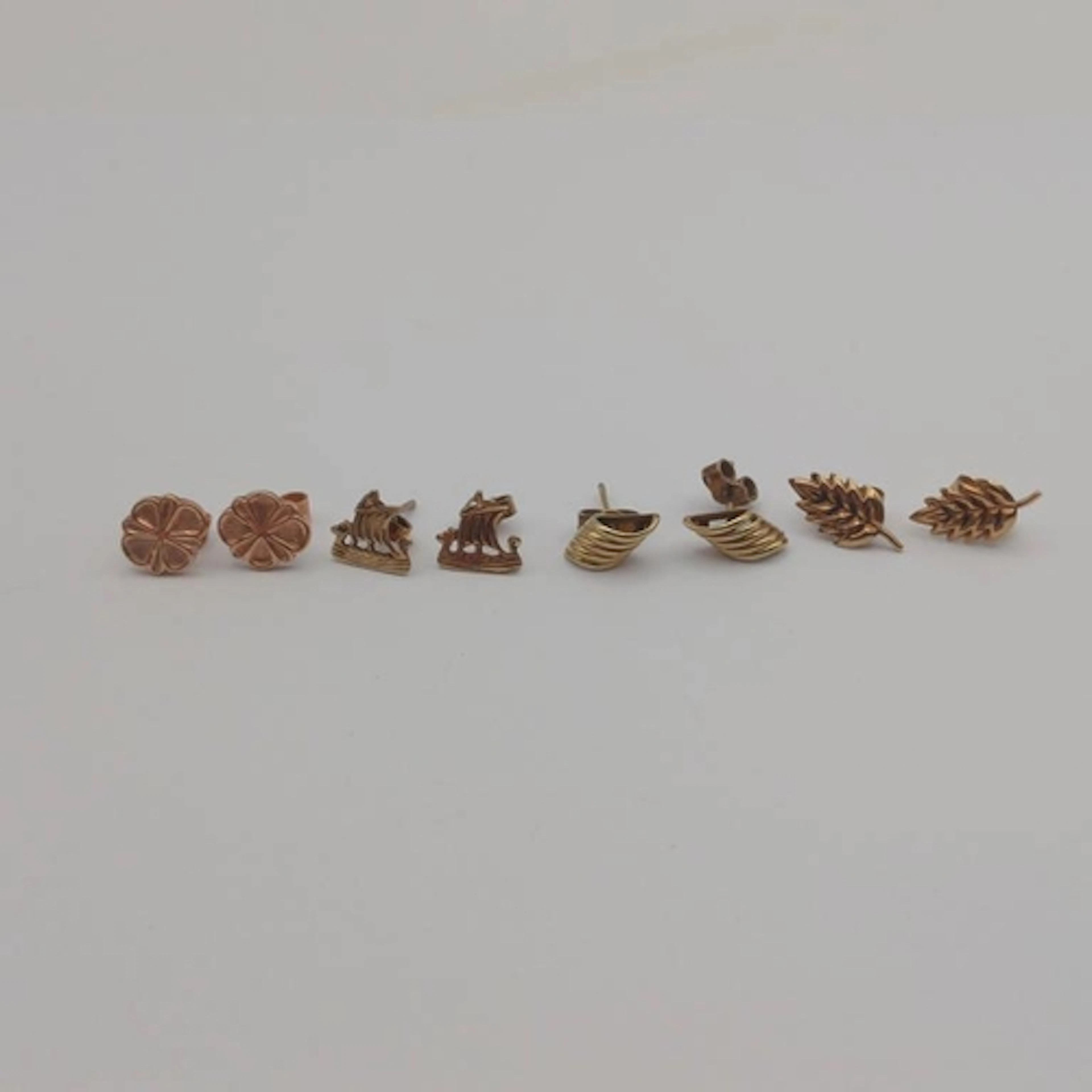 PAIR 9CT GOLD SHETLAND JEWELLERY VIKING SHIP EARSTUDS & 3 OT...