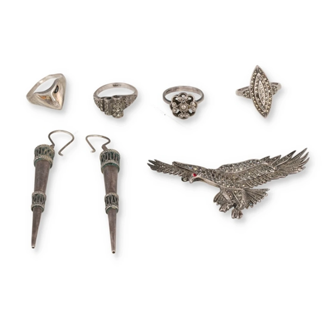 SILVER JEWELLERY TO INCLUDE FOUR RINGS, A PAIR OF EARRINGS A...