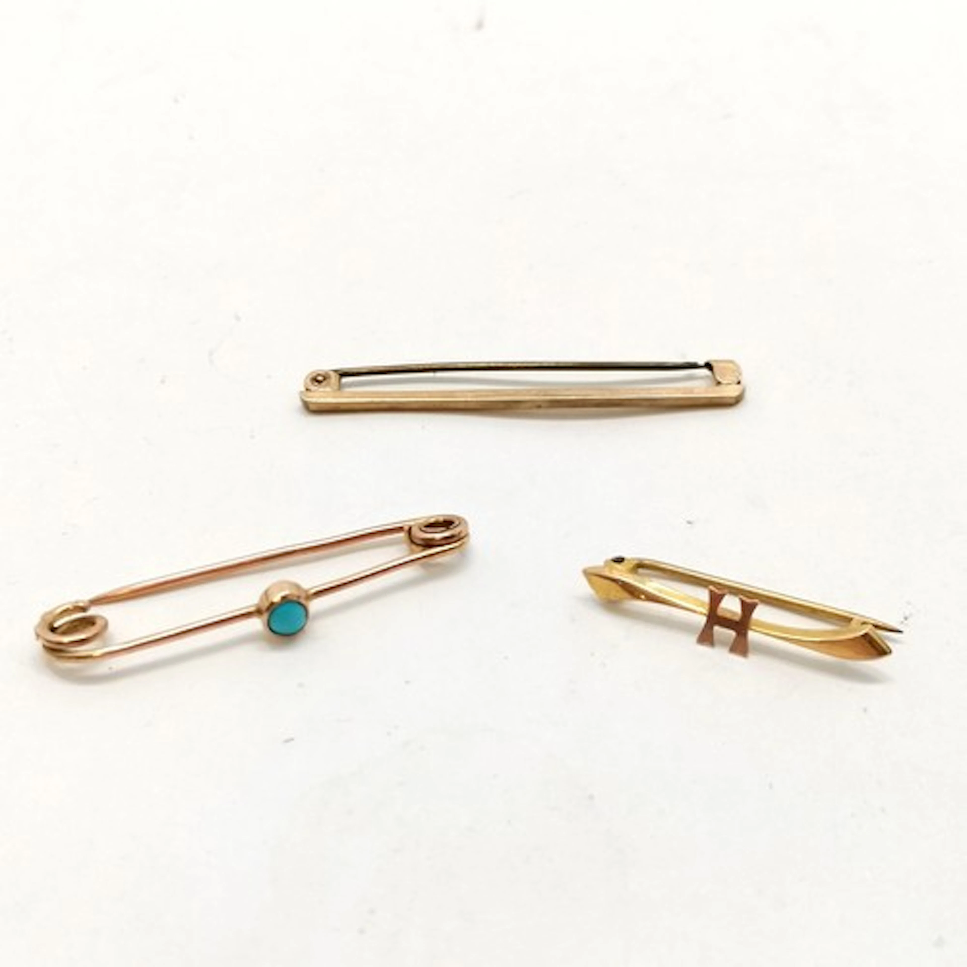 3 x Antique 9ct gold brooches inc turquoise (4cm) - total we...
