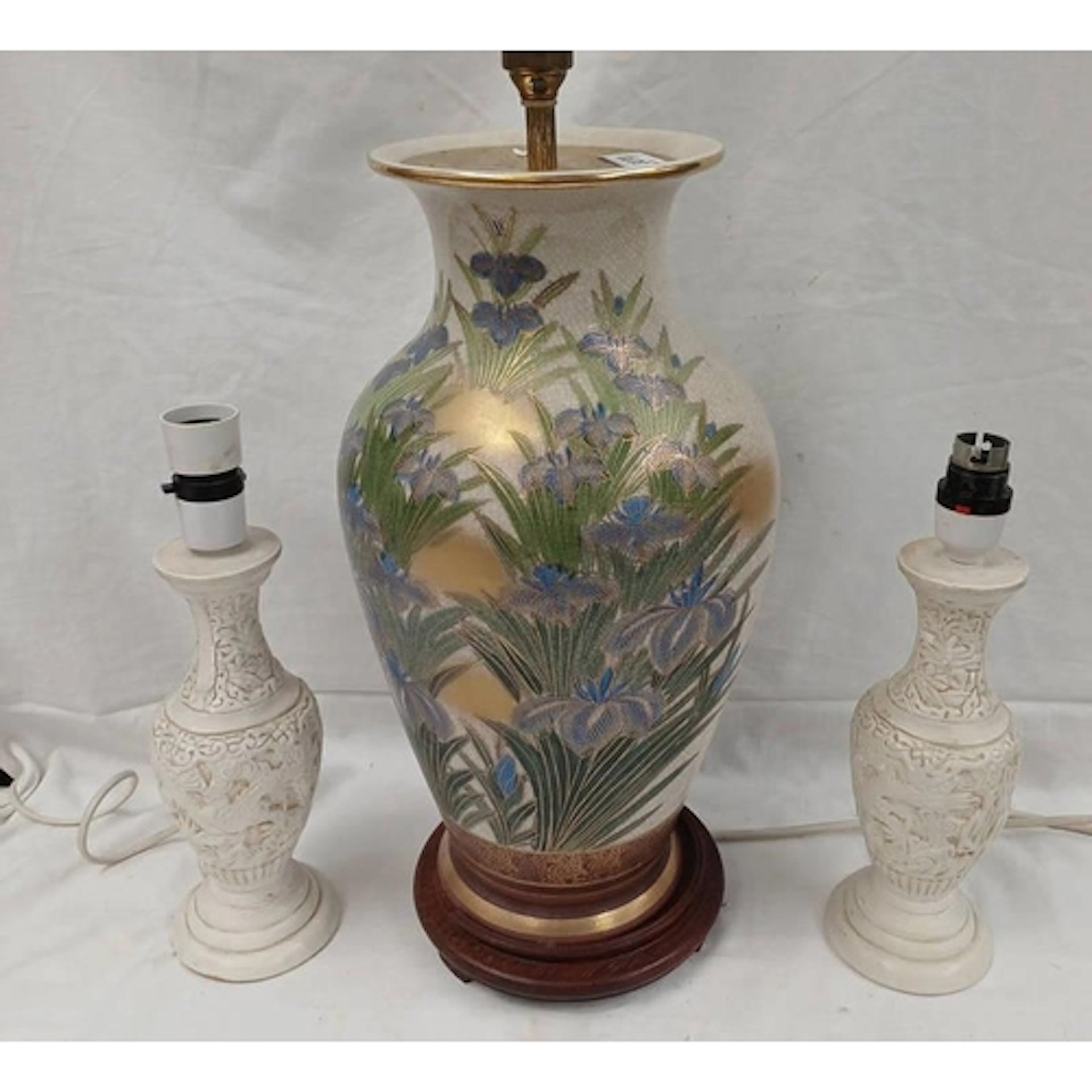 ORIENTAL STYLE TABLELAMPS & 2 OTHER LAMPS