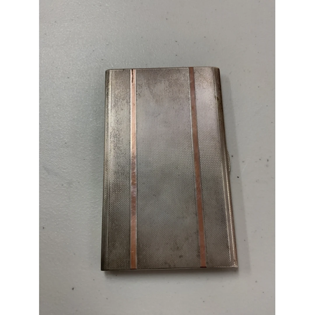 Large silver cigarette case 225 grams.