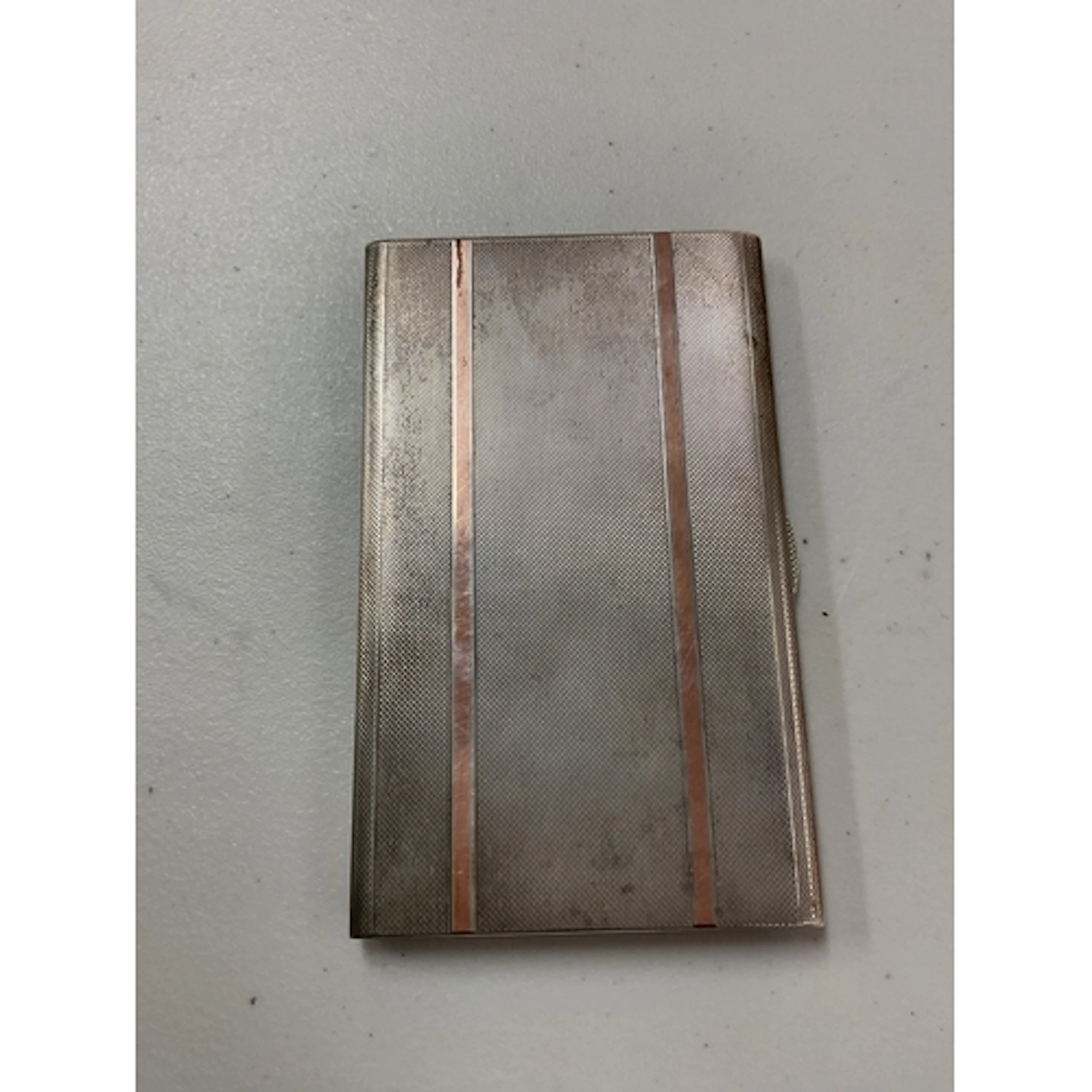 Large silver cigarette case 225 grams.